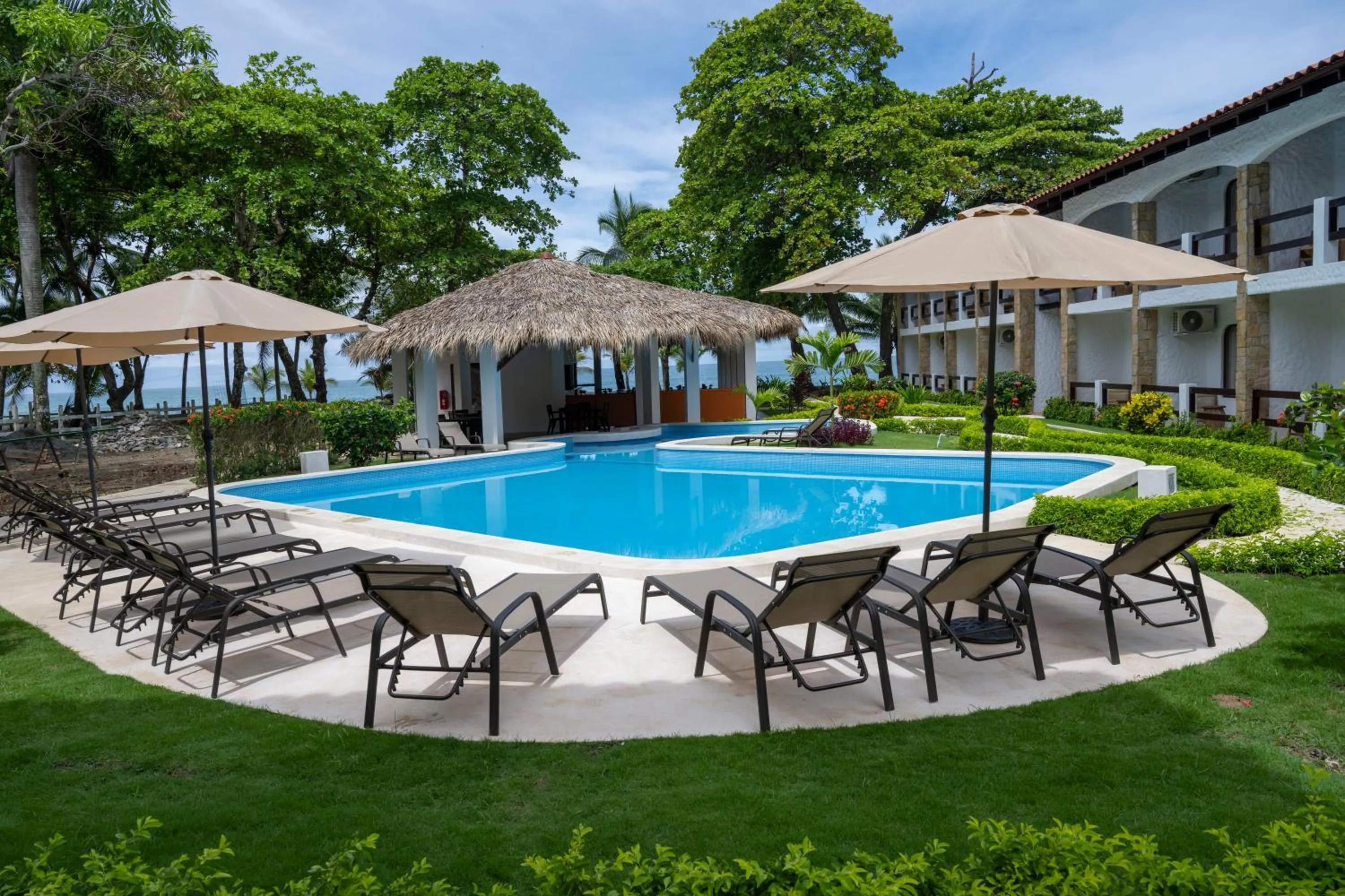 Swimming pool in Fuego del Sol Beachfront Hotel