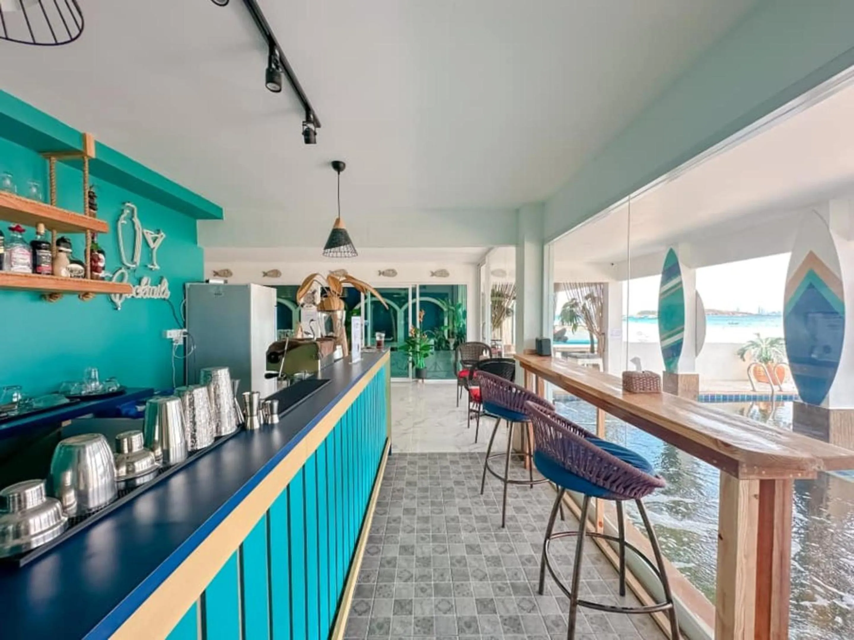 Restaurant/places to eat in Baan Sailboat Beach Kohlarn