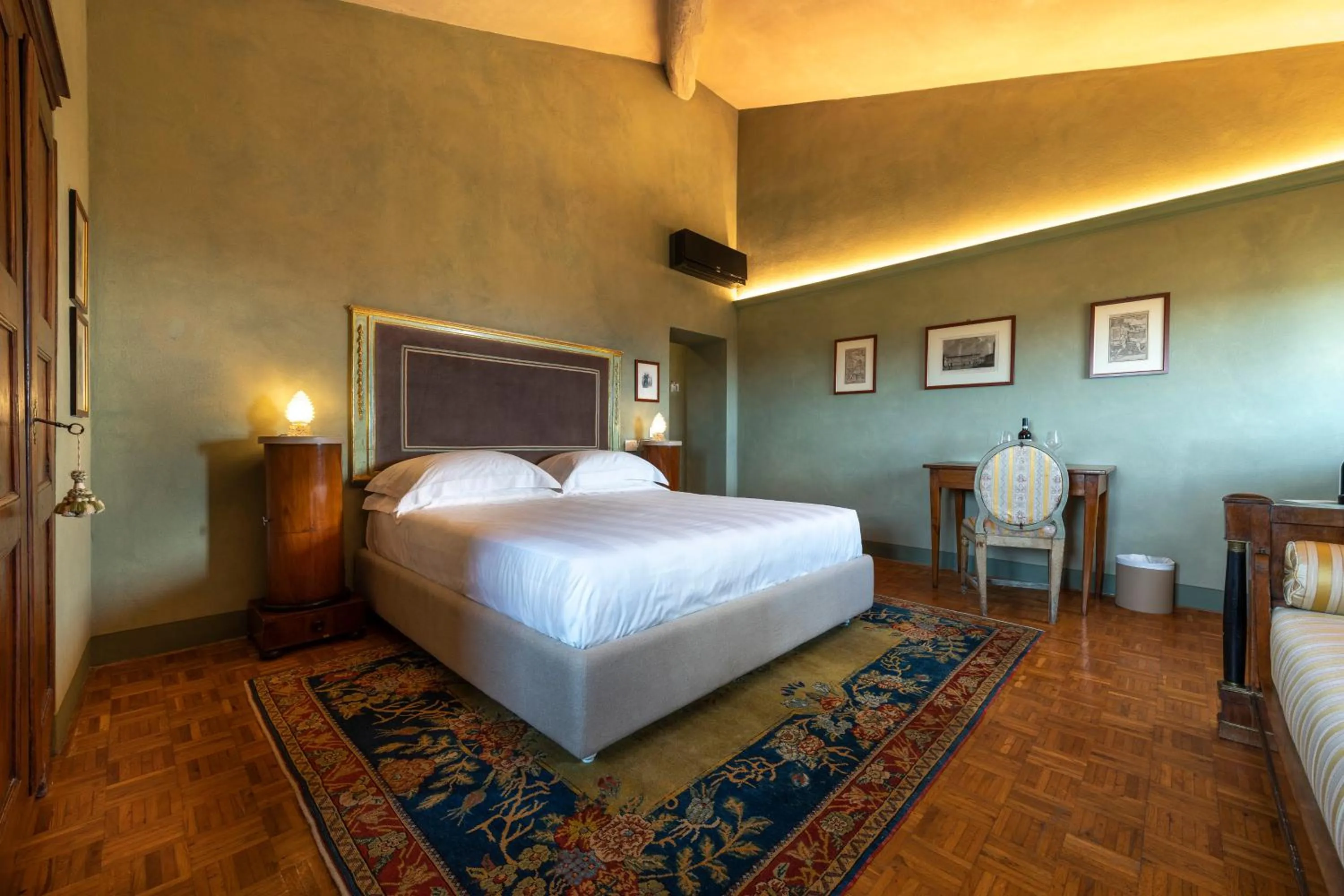 Bedroom, Bed in Villa Le Prata - Residenza del Vescovo - Cantina & Relais