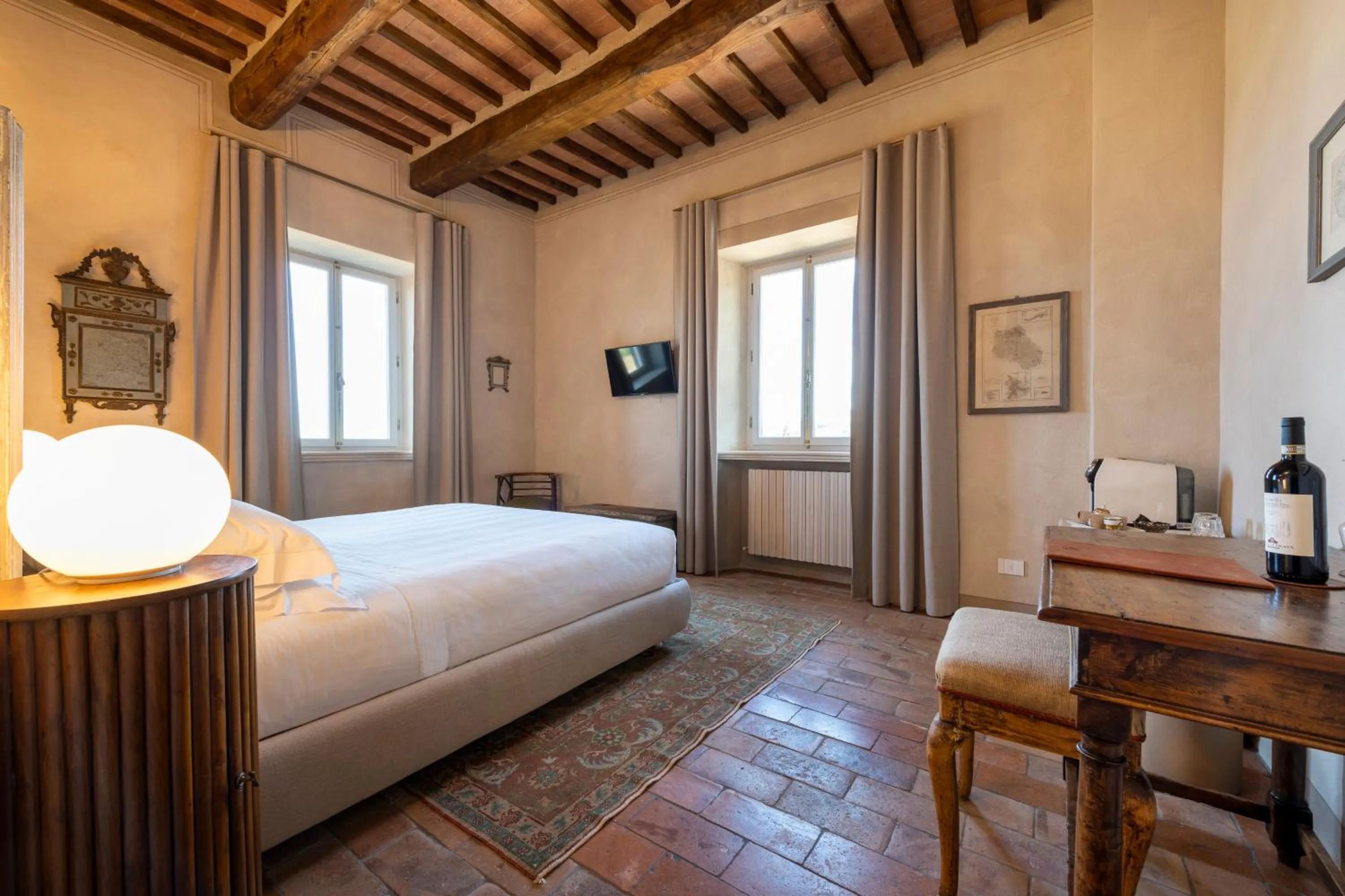 Bedroom, Bed in Villa Le Prata - Residenza del Vescovo - Cantina & Relais