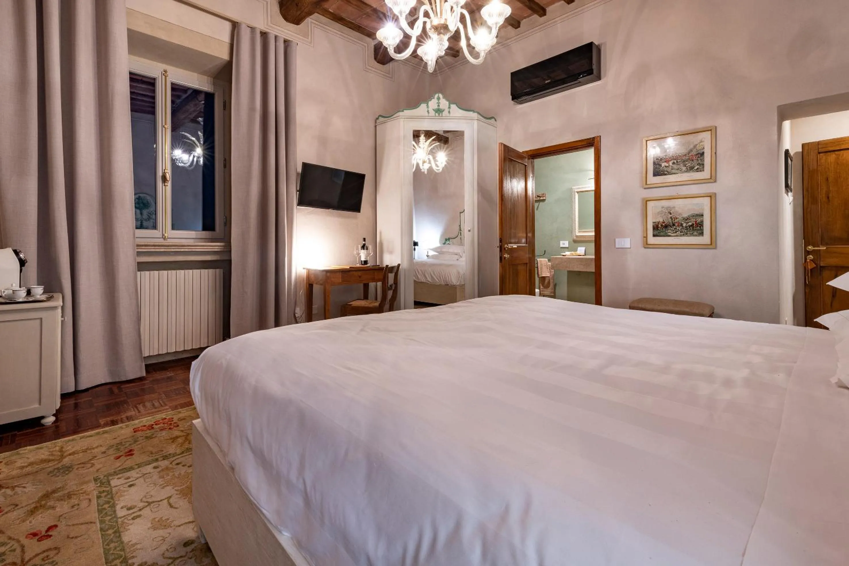 Bedroom, Bed in Villa Le Prata - Residenza del Vescovo - Cantina & Relais