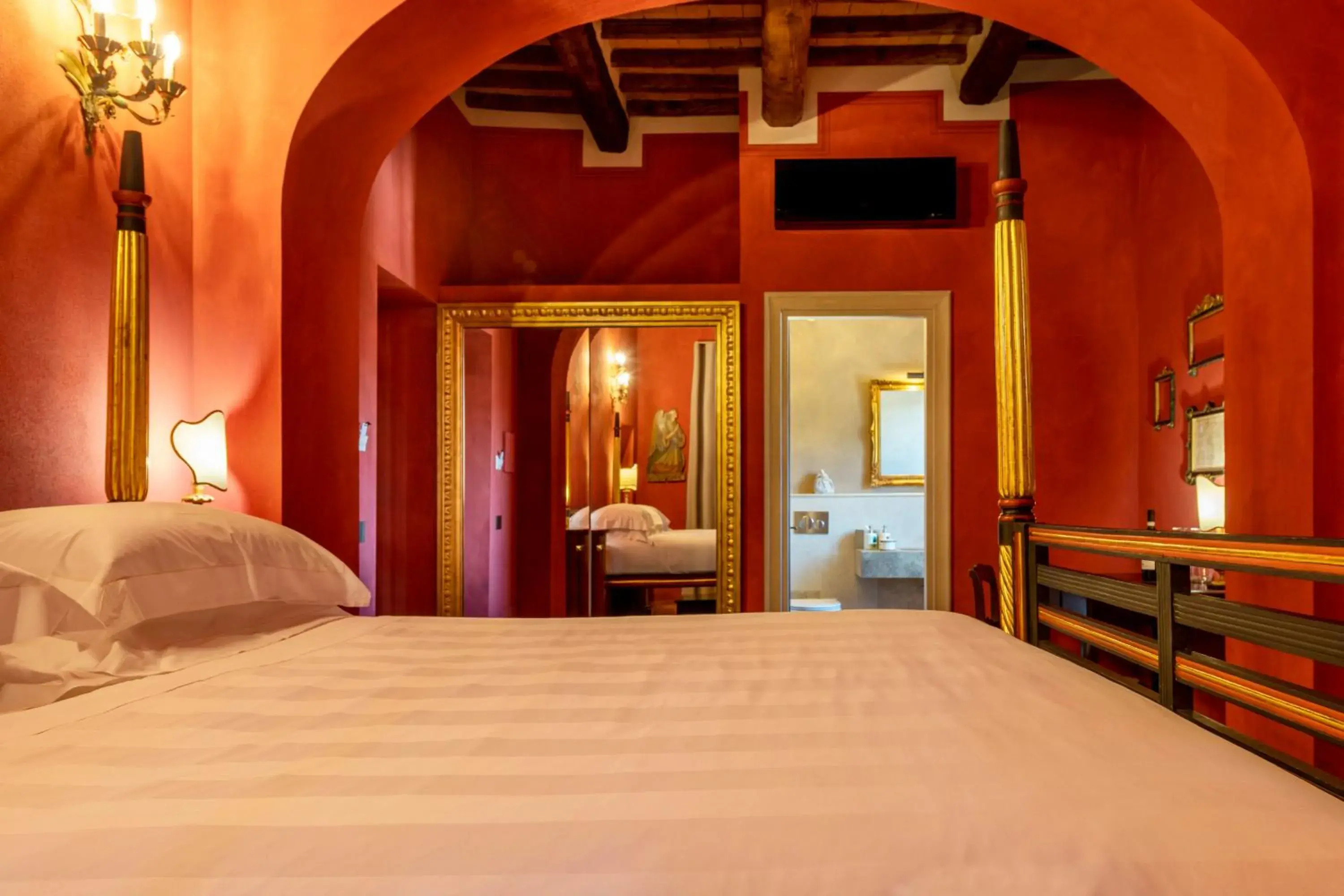 Junior Suite with Garden View in Villa Le Prata - Residenza del Vescovo - Cantina & Relais Junior Suite with Garden View in Villa Le Prata - Residenza del Vescovo - Cantina & Relais