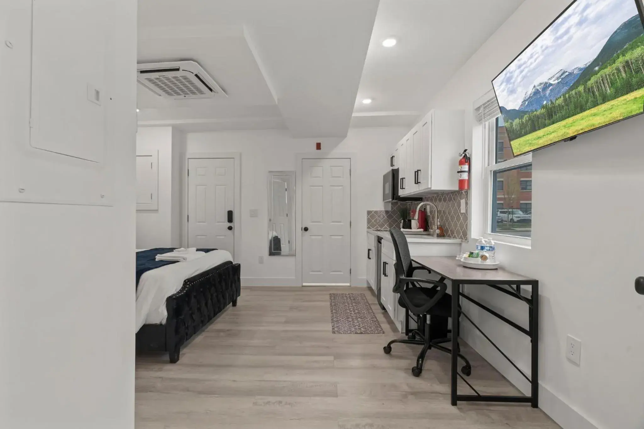 Deluxe Queen Suite in New Season Royals, Airport West Deluxe Queen Suite in New Season Royals, Airport West