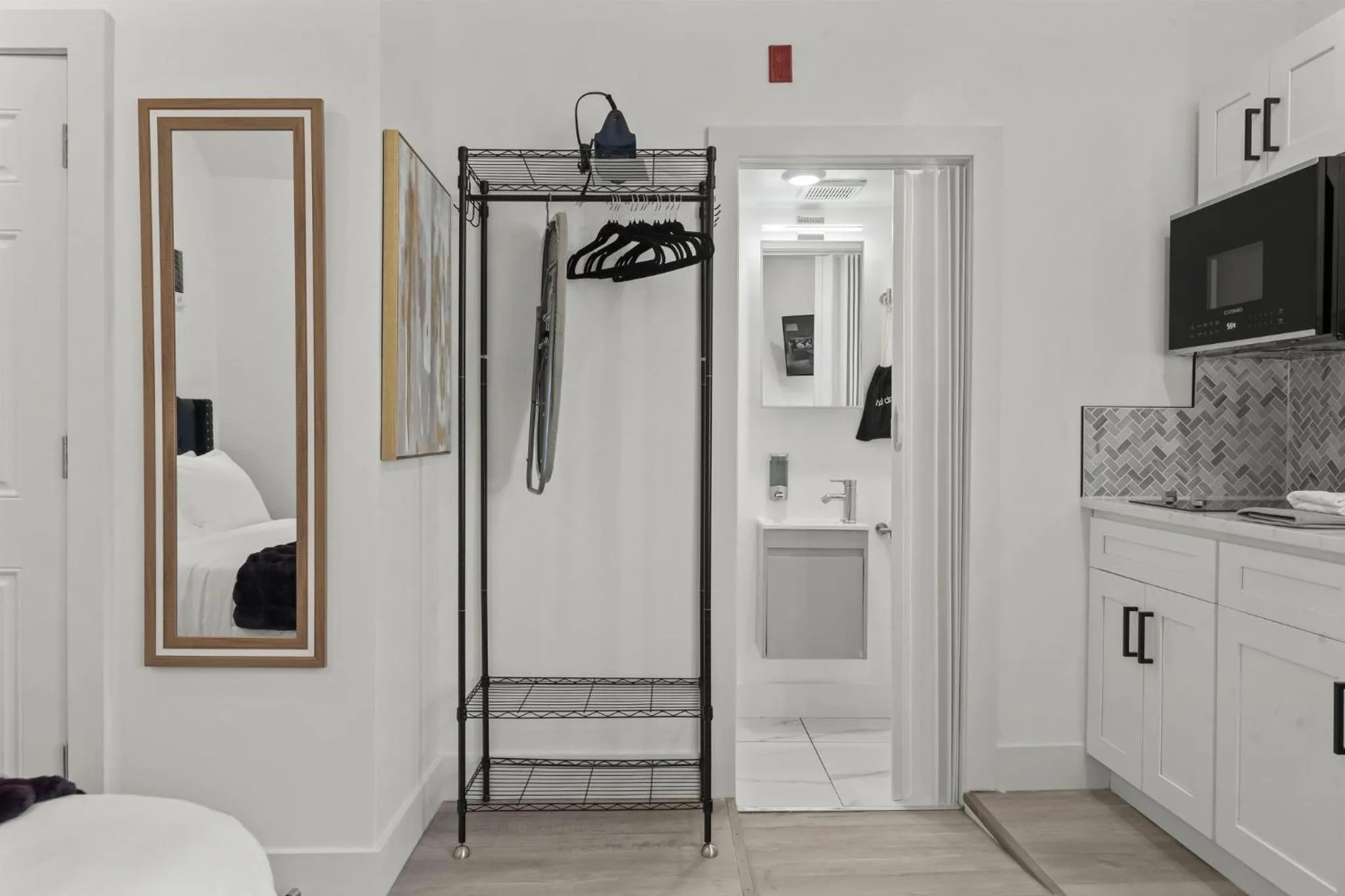 Bathroom in New Season Royals, Airport West