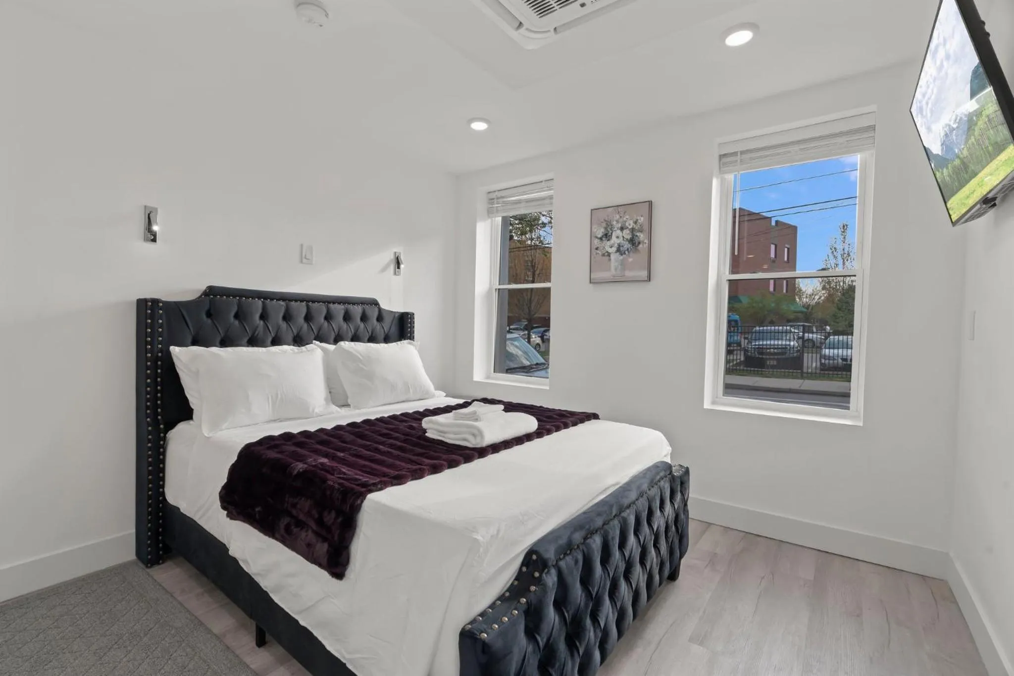 Bed in New Season Royals, Airport West