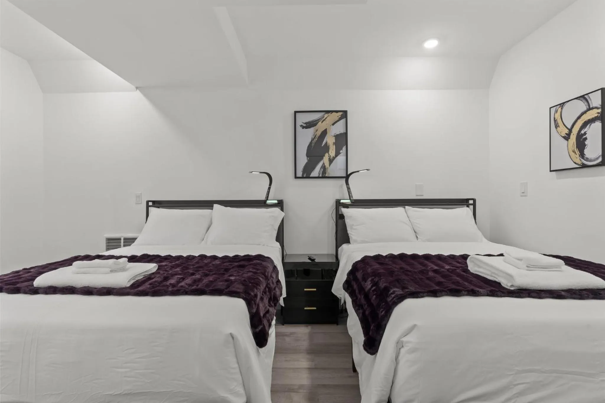 Bed in New Season Royals, Airport West