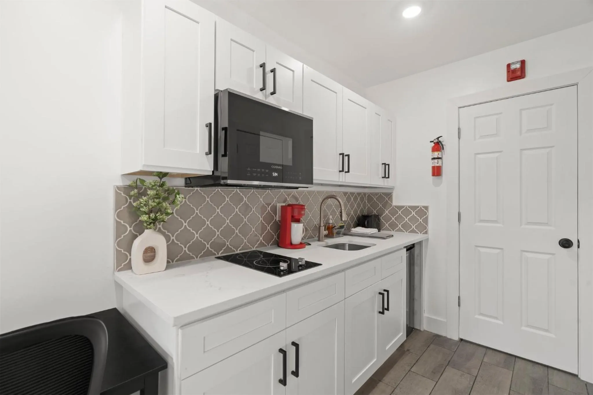 Kitchen or kitchenette in New Season Royals, Airport West