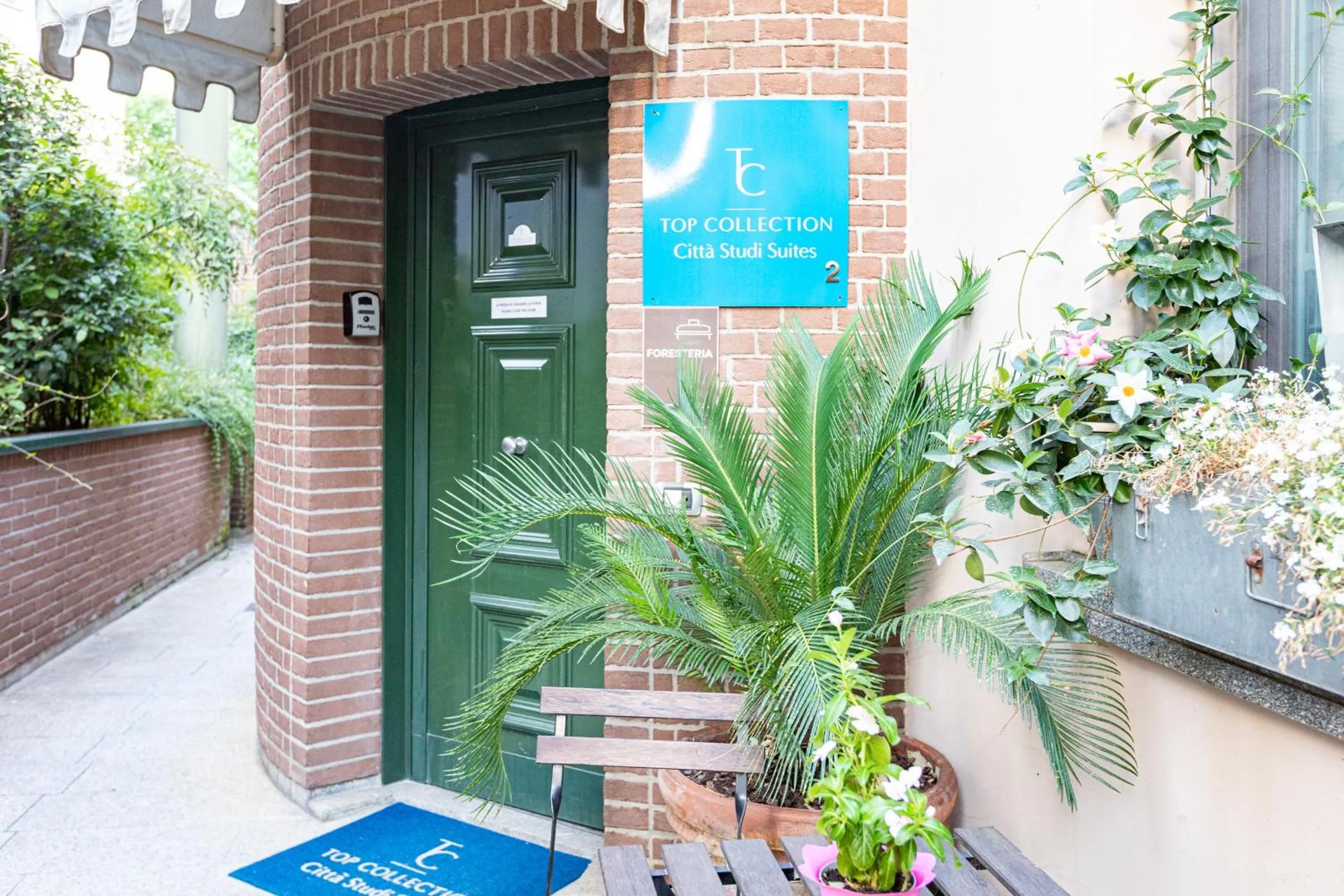 Property building in Città Studi Suites - Top Collection