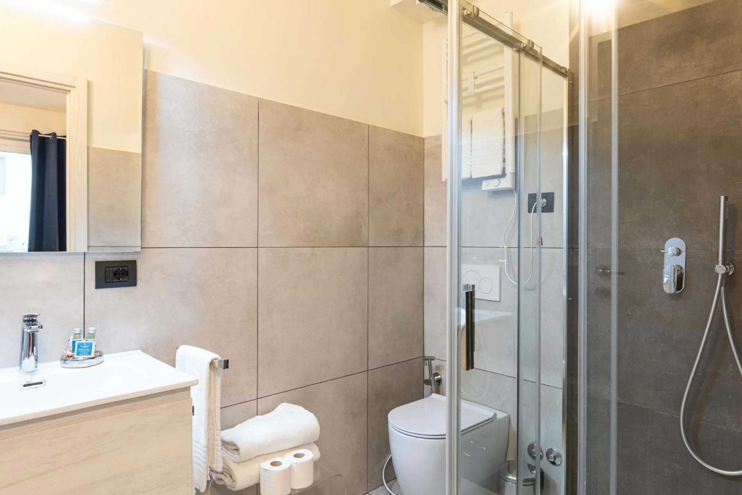 Shower in Città Studi Suites - Top Collection