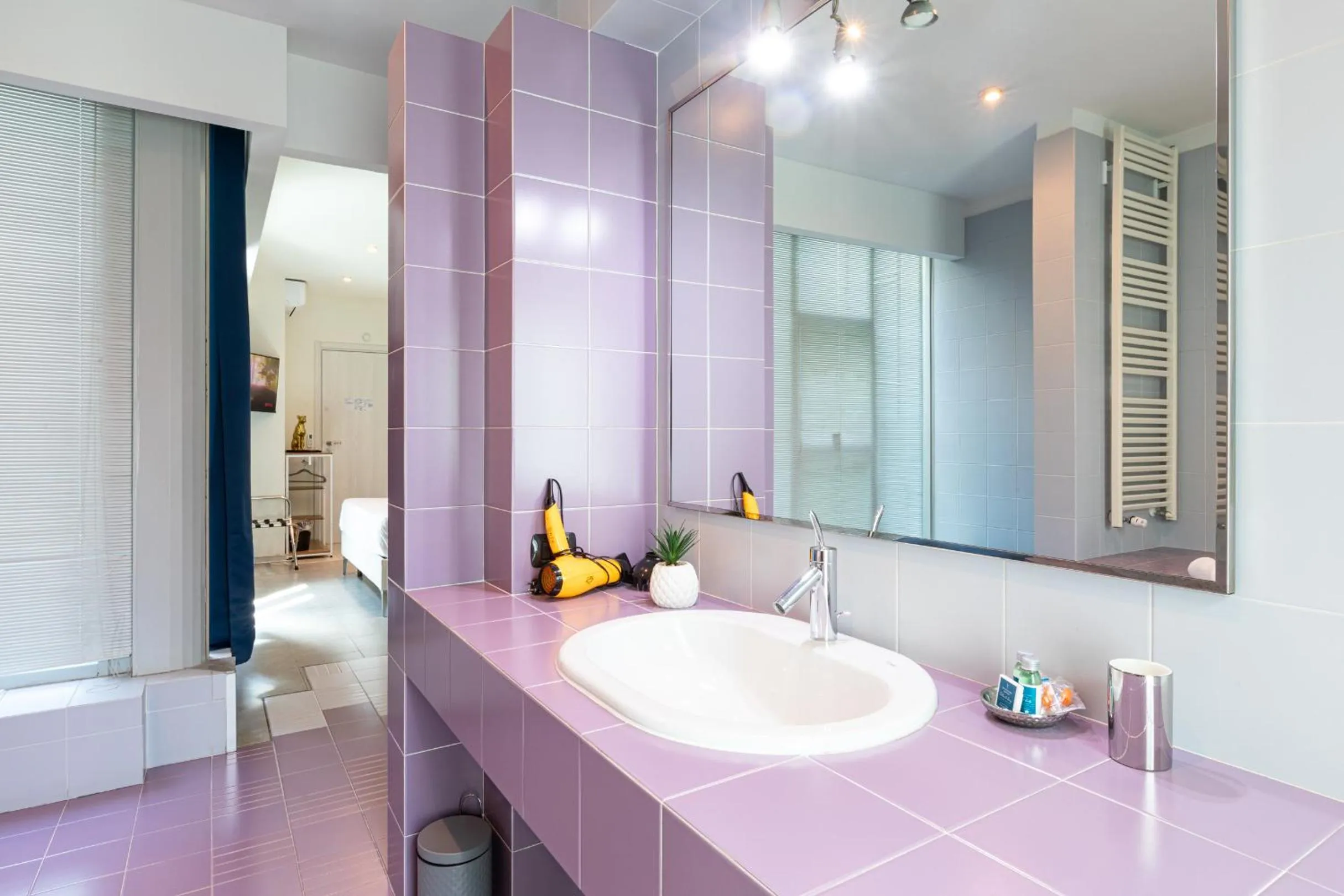 Shower, Bathroom in B&b Too Cute 2b Str8