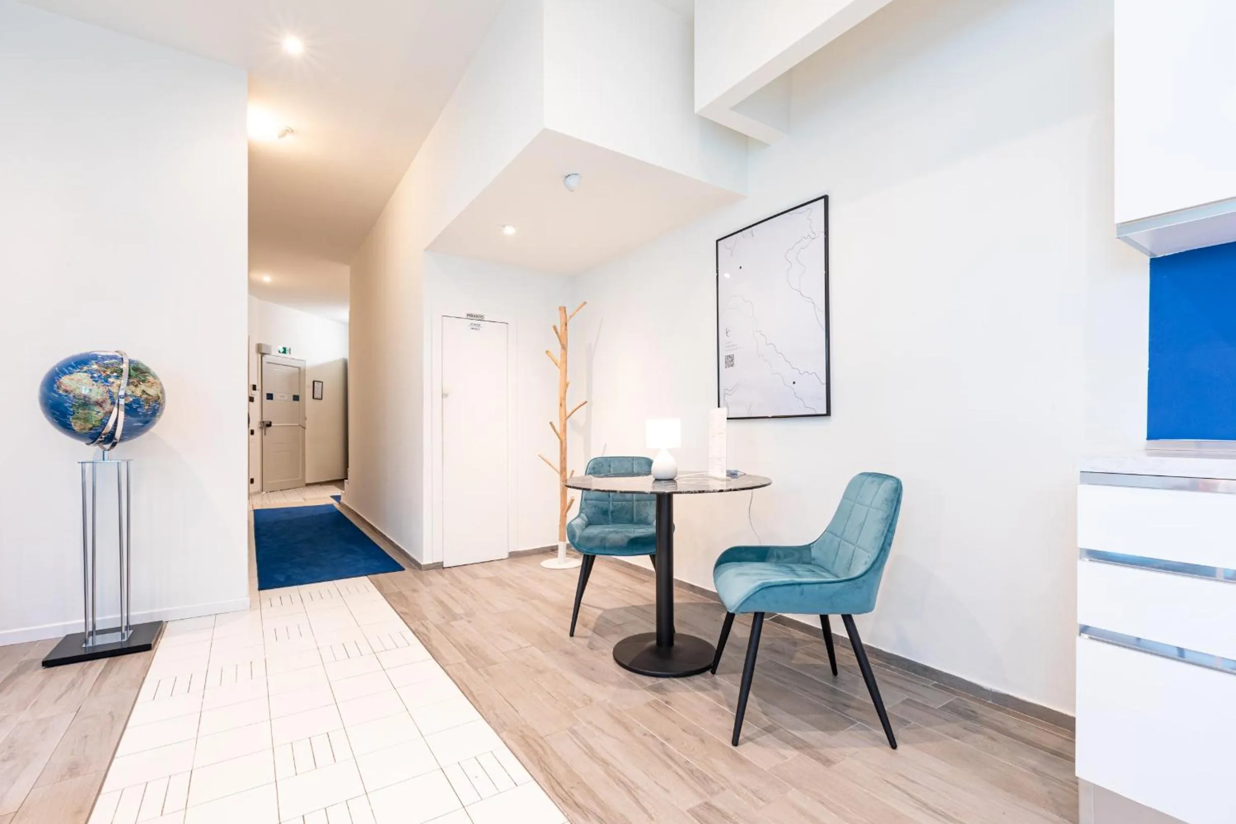 Lobby or reception in B&b Too Cute 2b Str8