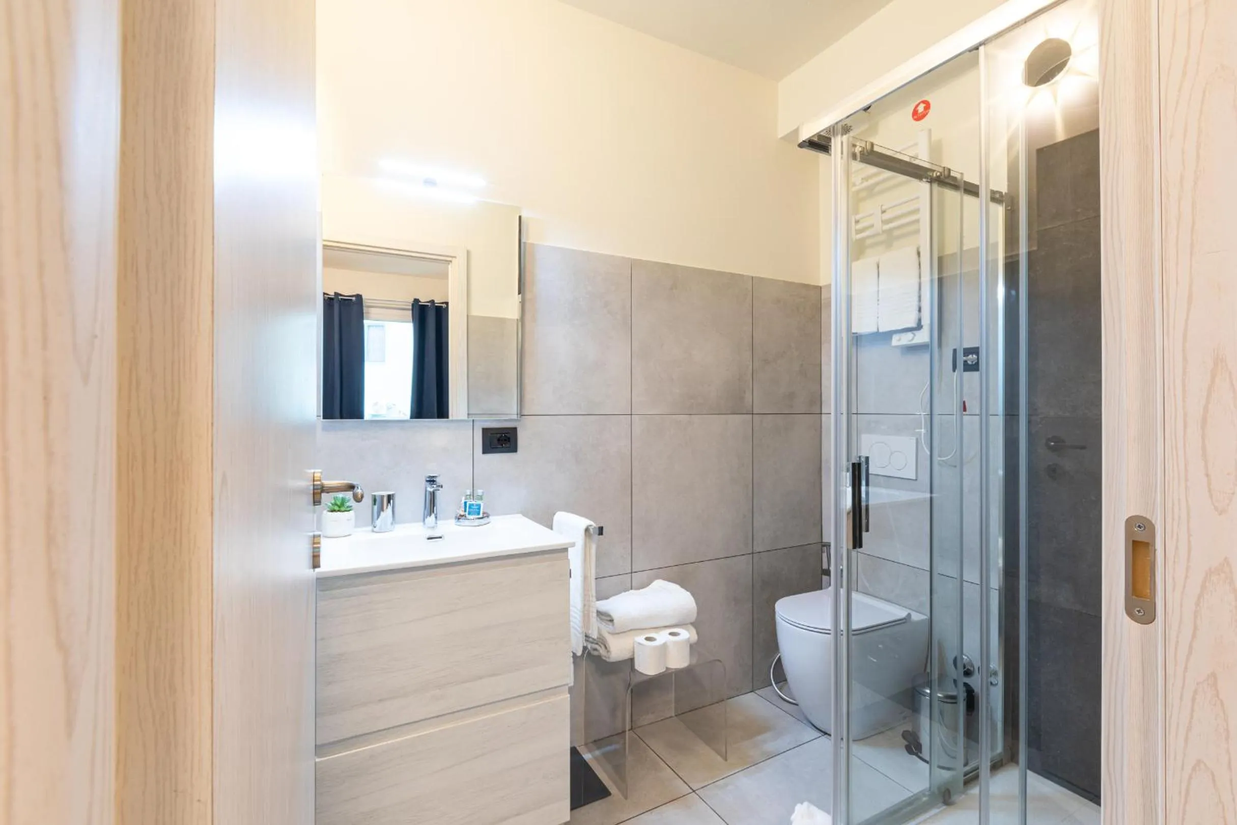 Shower in Città Studi Suites - Top Collection