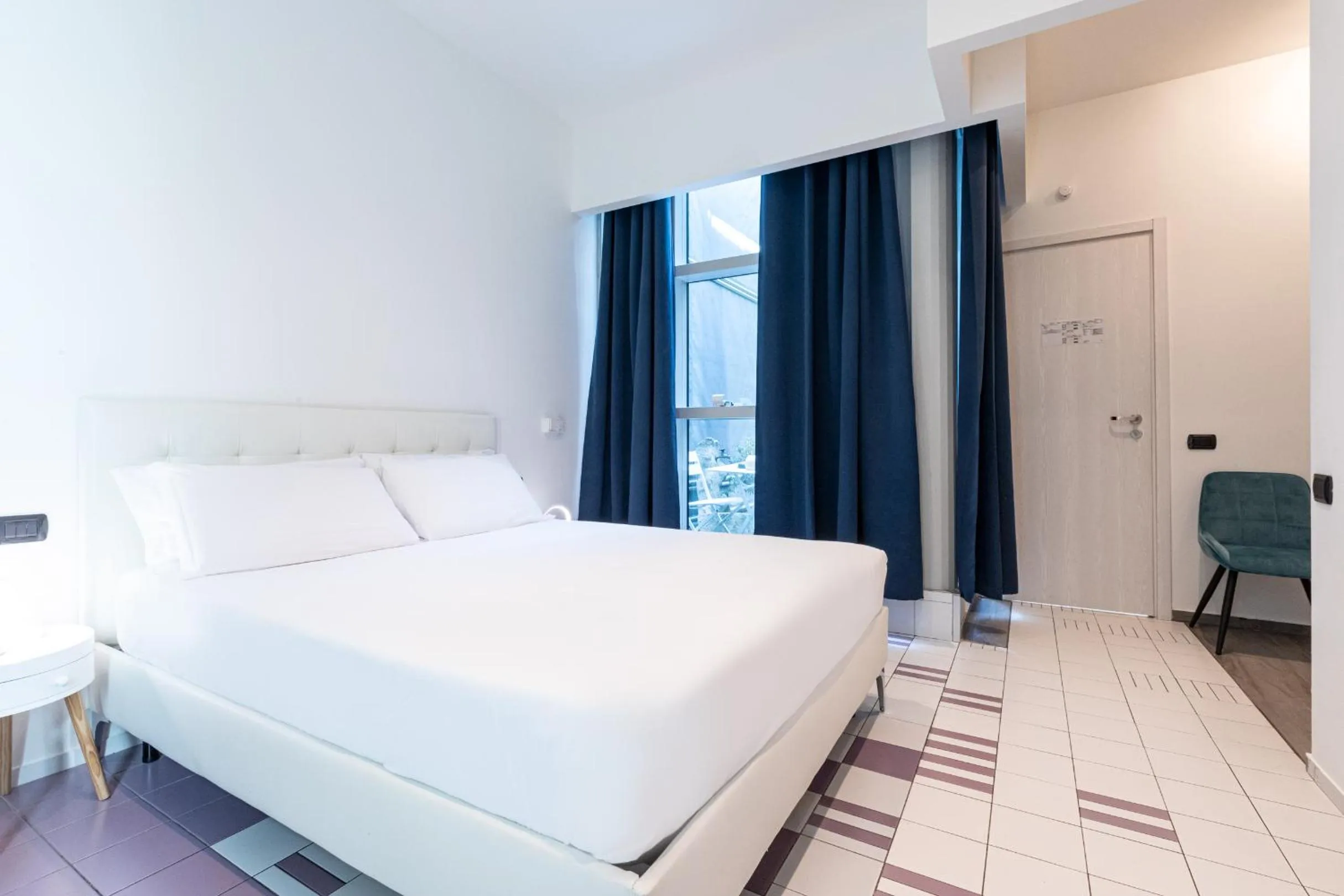 Bed in B&b Too Cute 2b Str8