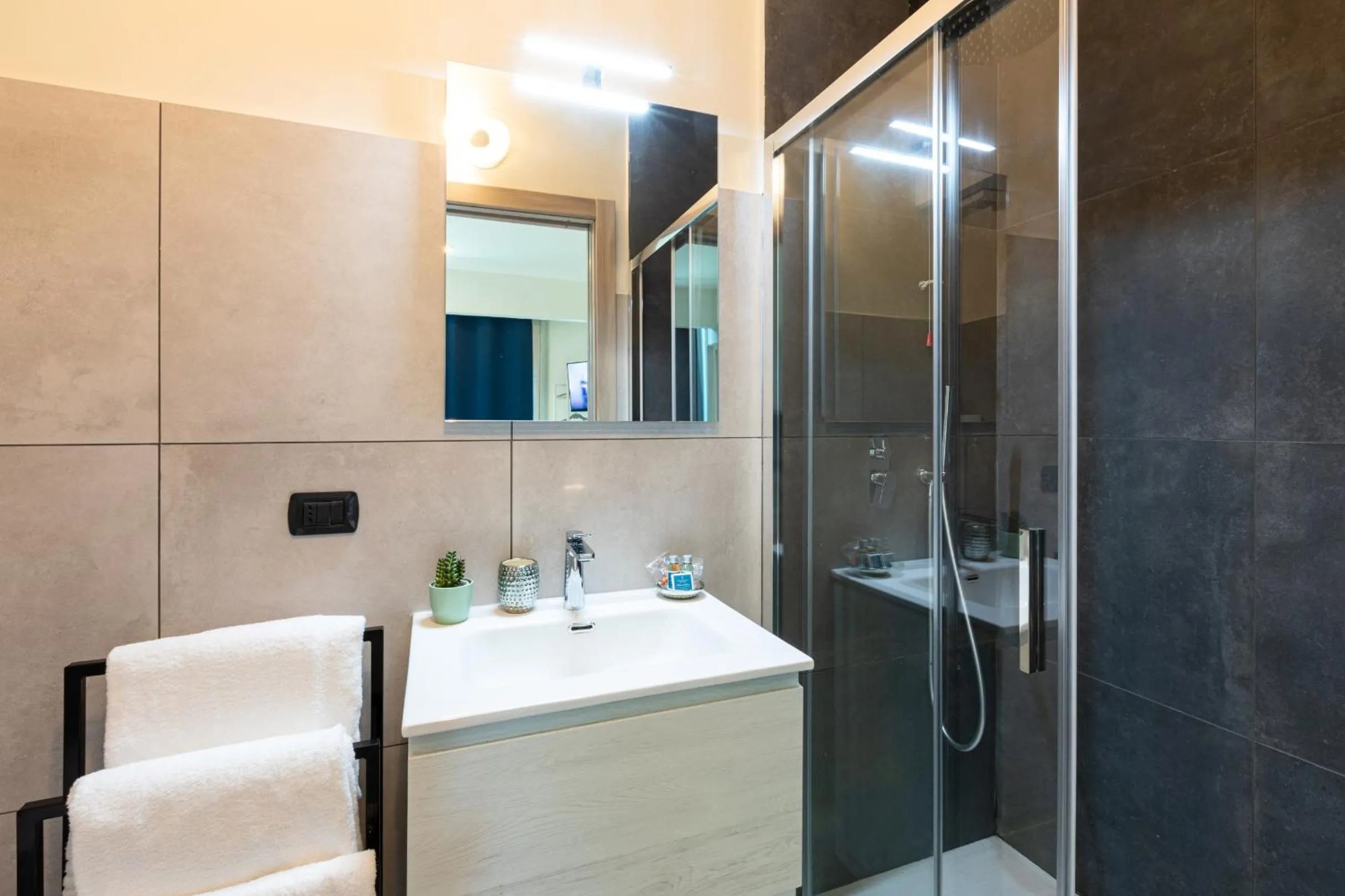 Shower in Città Studi Suites - Top Collection