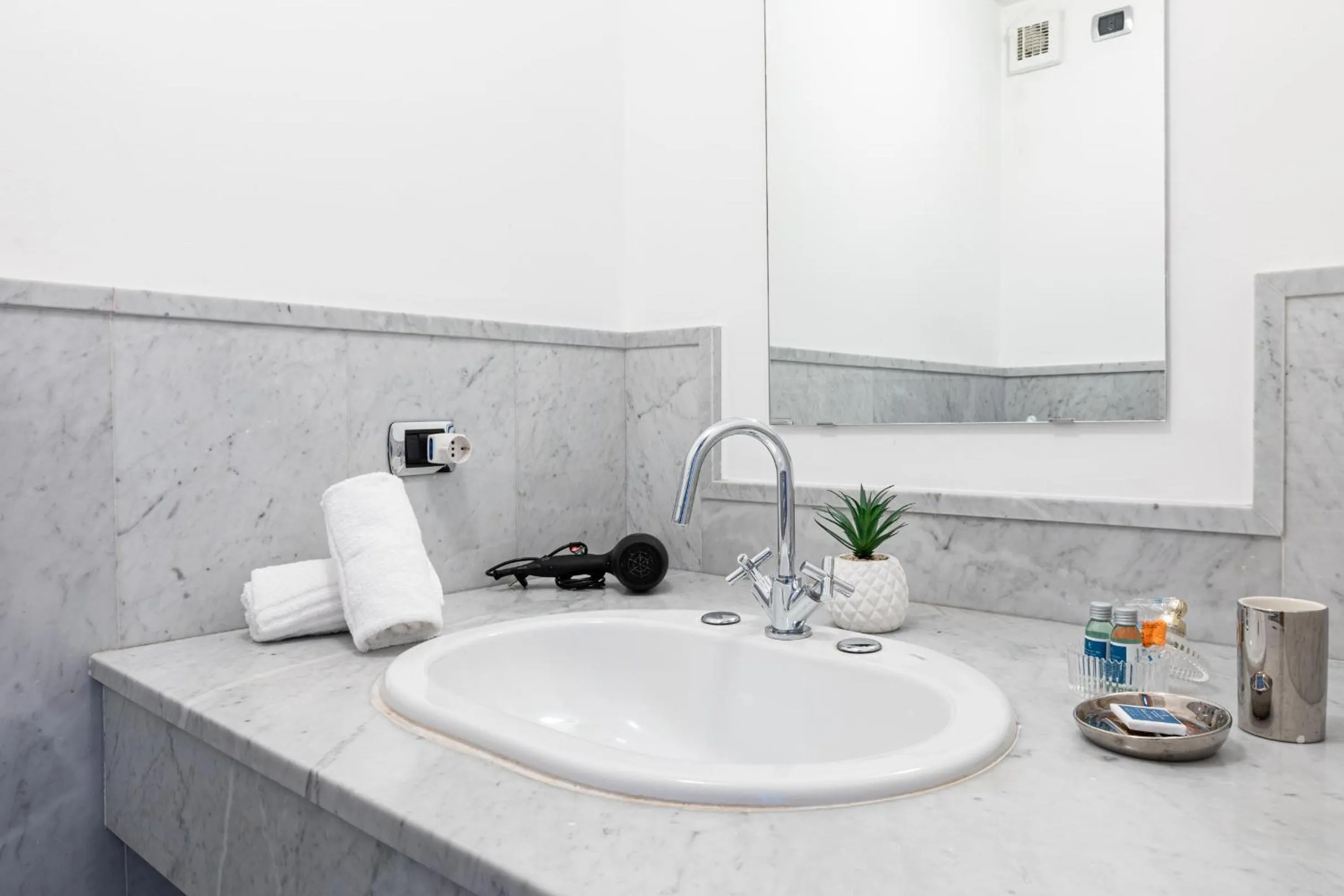 Bathroom in Città Studi Suites - Top Collection