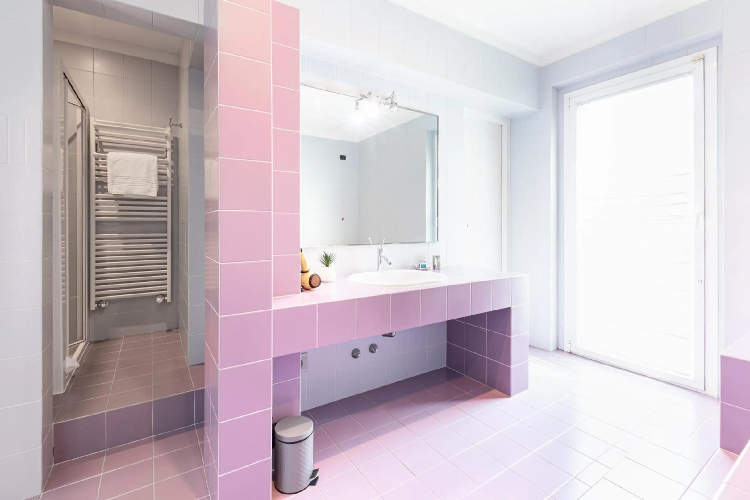 Shower, Bathroom in B&b Too Cute 2b Str8