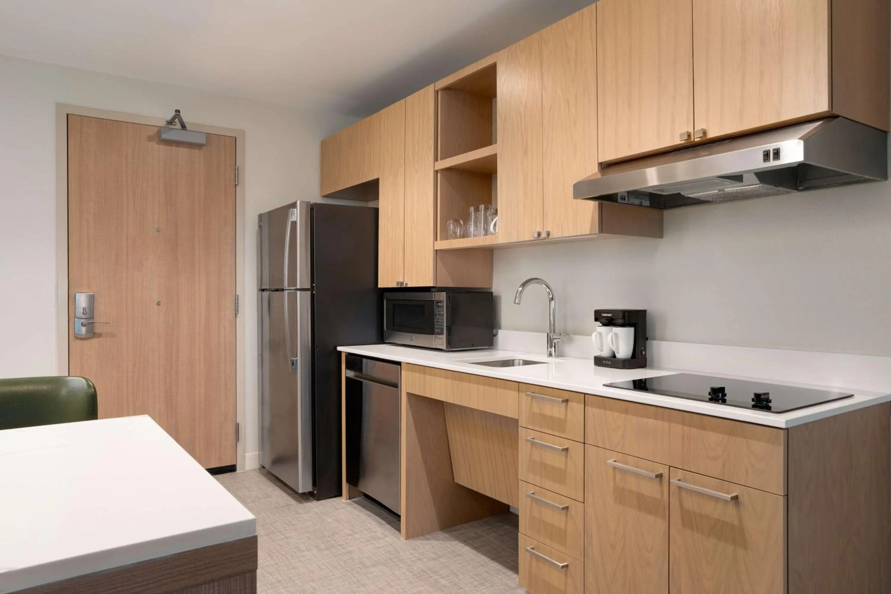 Kitchen or kitchenette, Bed in Homewood Suites By Hilton Goldsboro