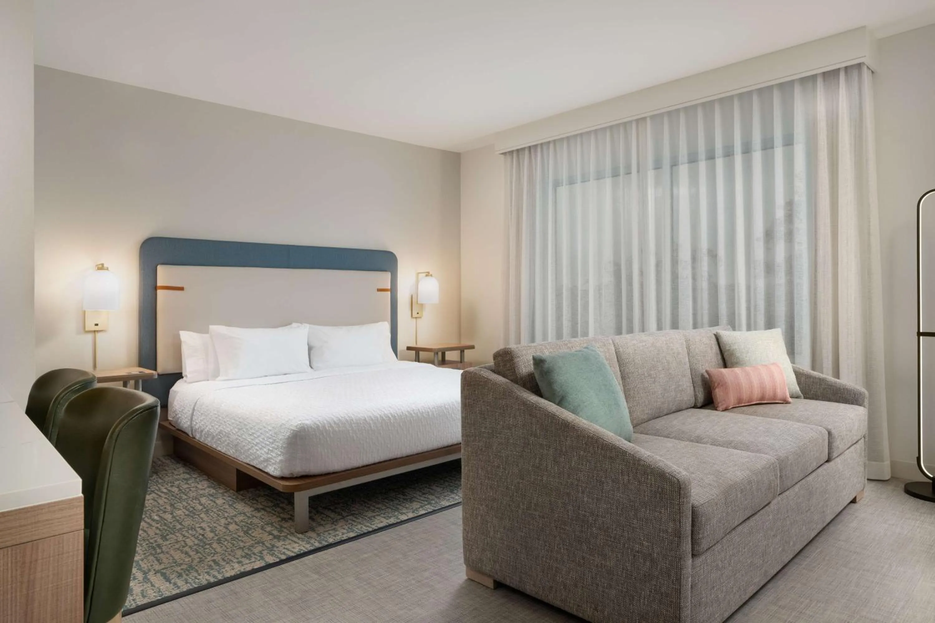Living room, Bed in Homewood Suites By Hilton Goldsboro