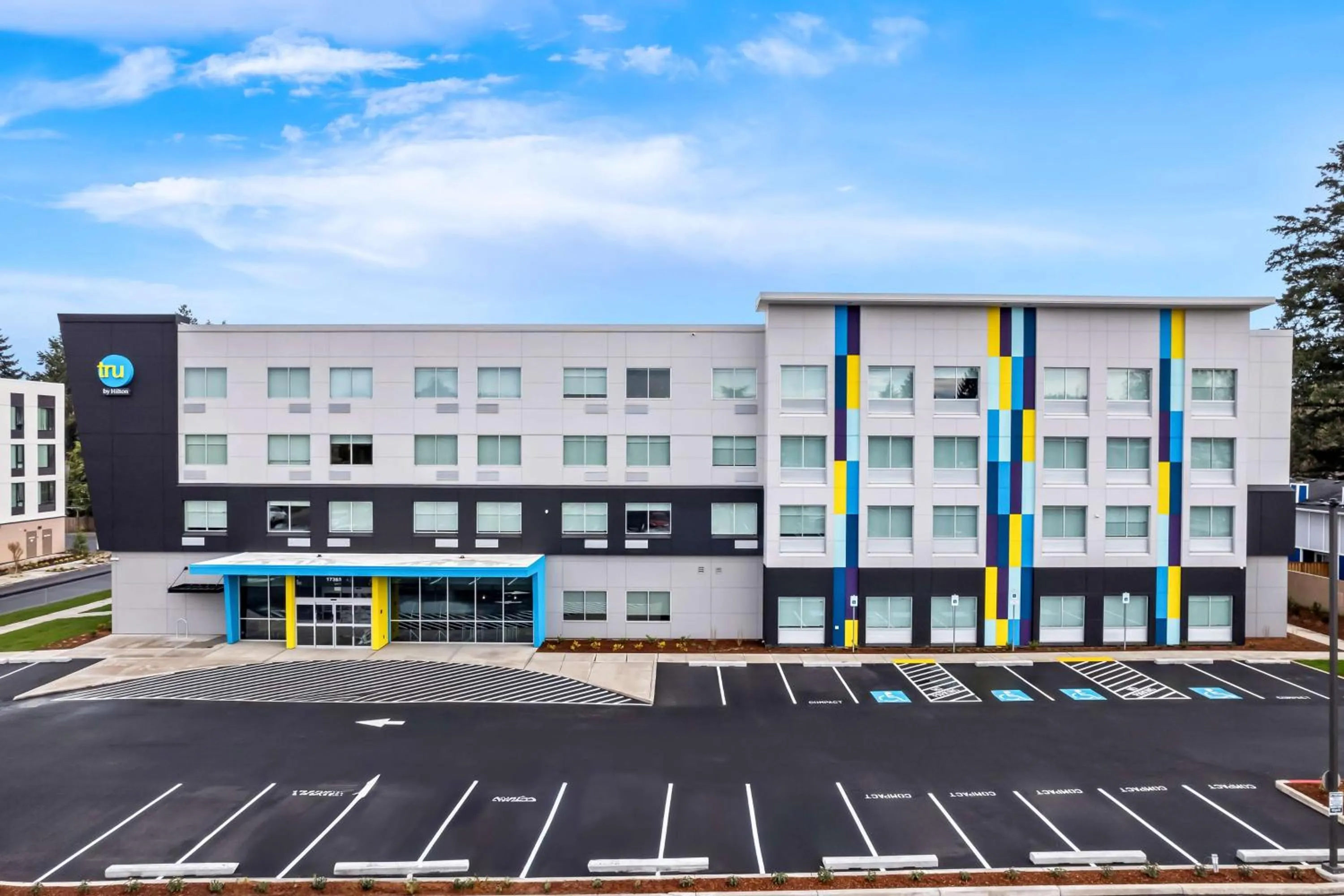 Property building in Tru By Hilton Aloha Beaverton