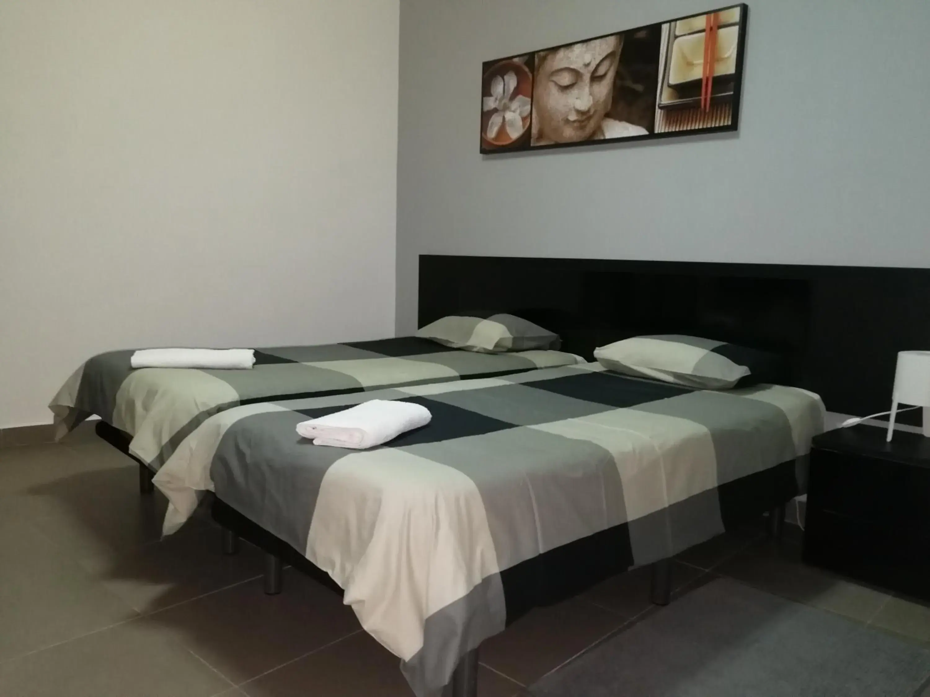 Twin Room with Private Bathroom in Lagos City Center Guest House & Hostel Twin Room with Private Bathroom in Lagos City Center Guest House & Hostel