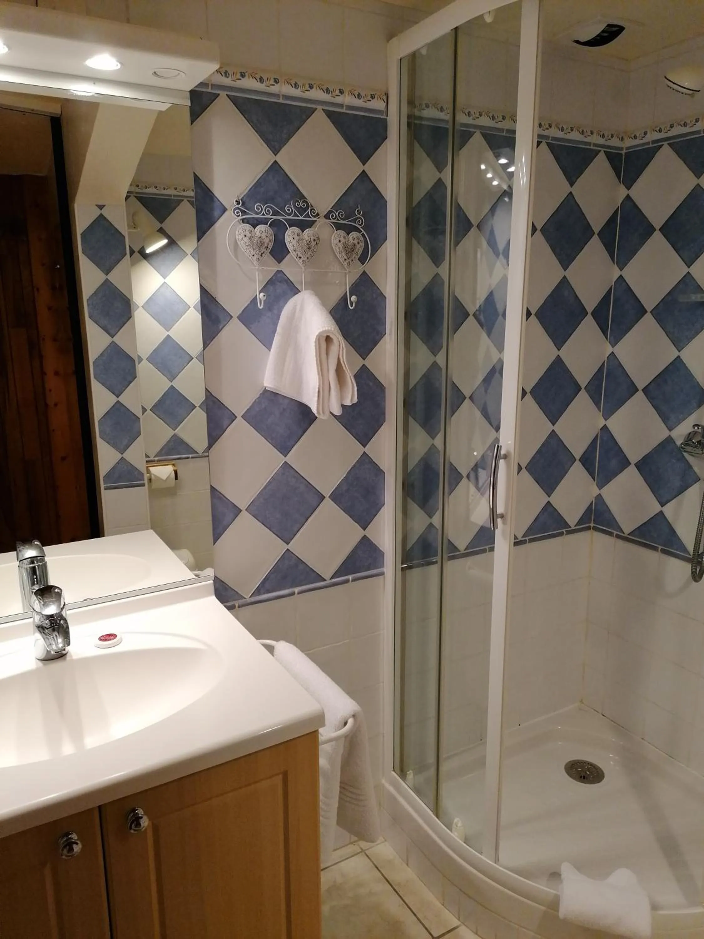 Bathroom in Hôtel Le Lievre Blanc