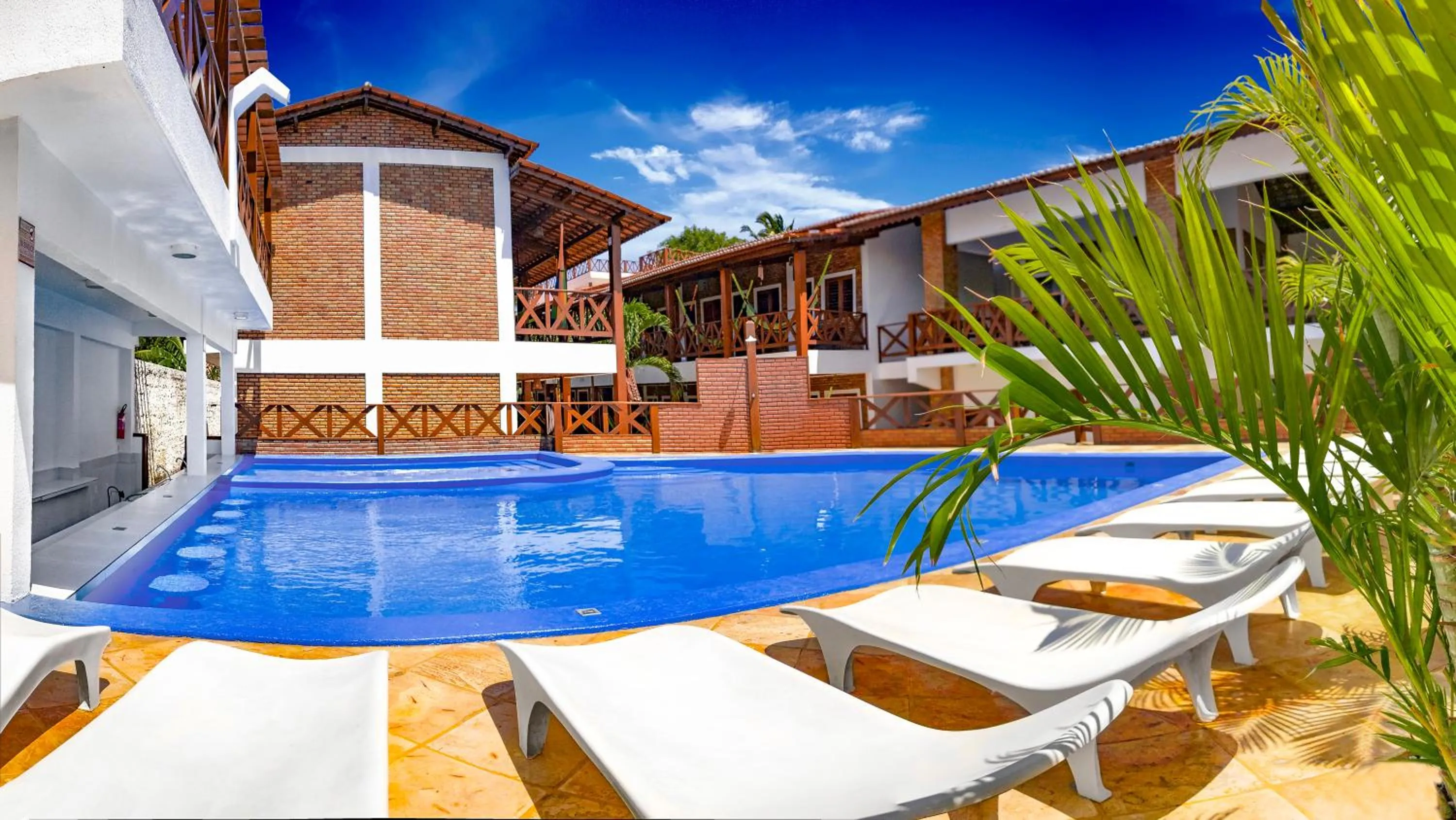 Pool view in Hotel Jeri