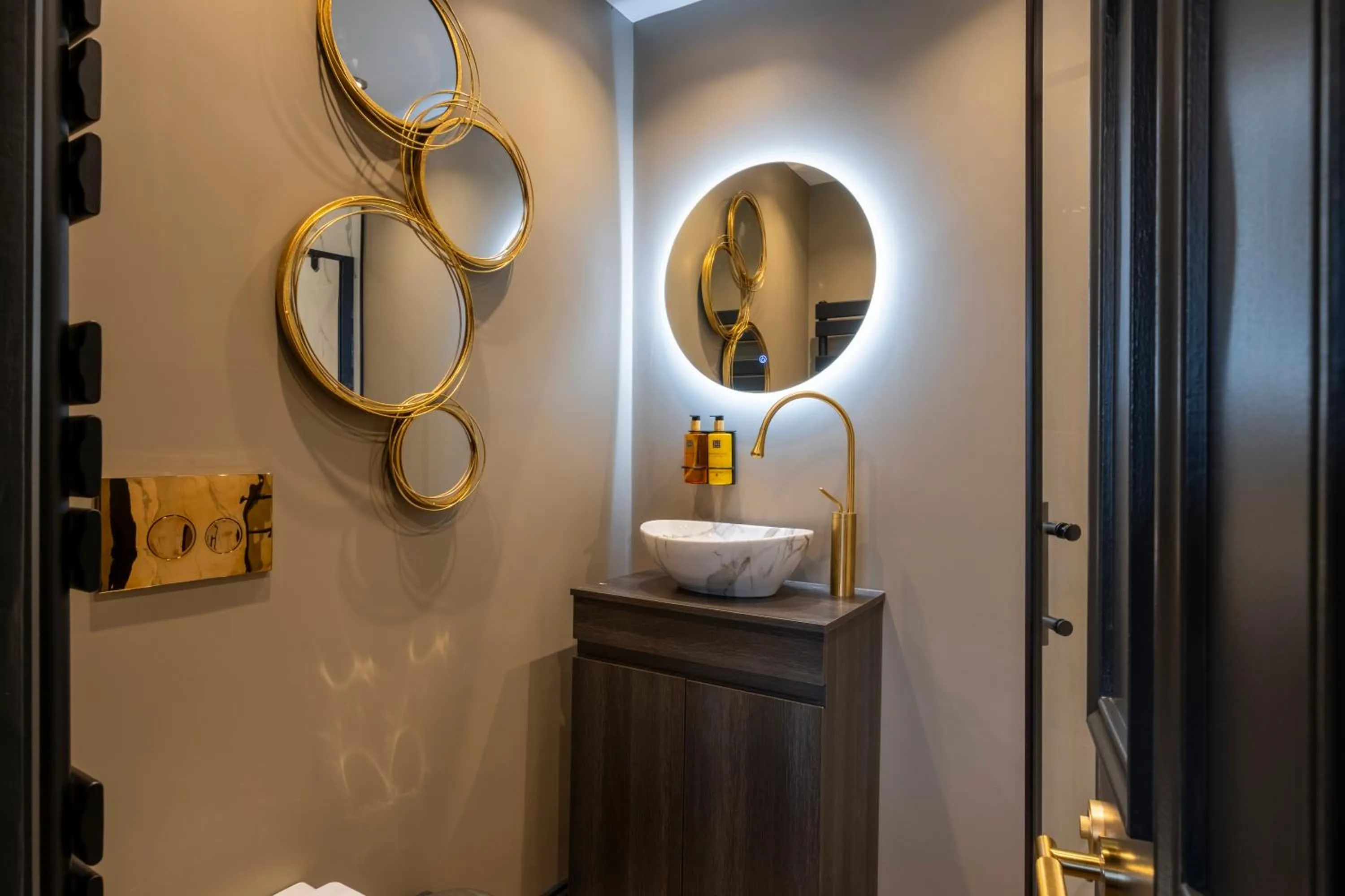 Derwent Manor Boutique Hotel