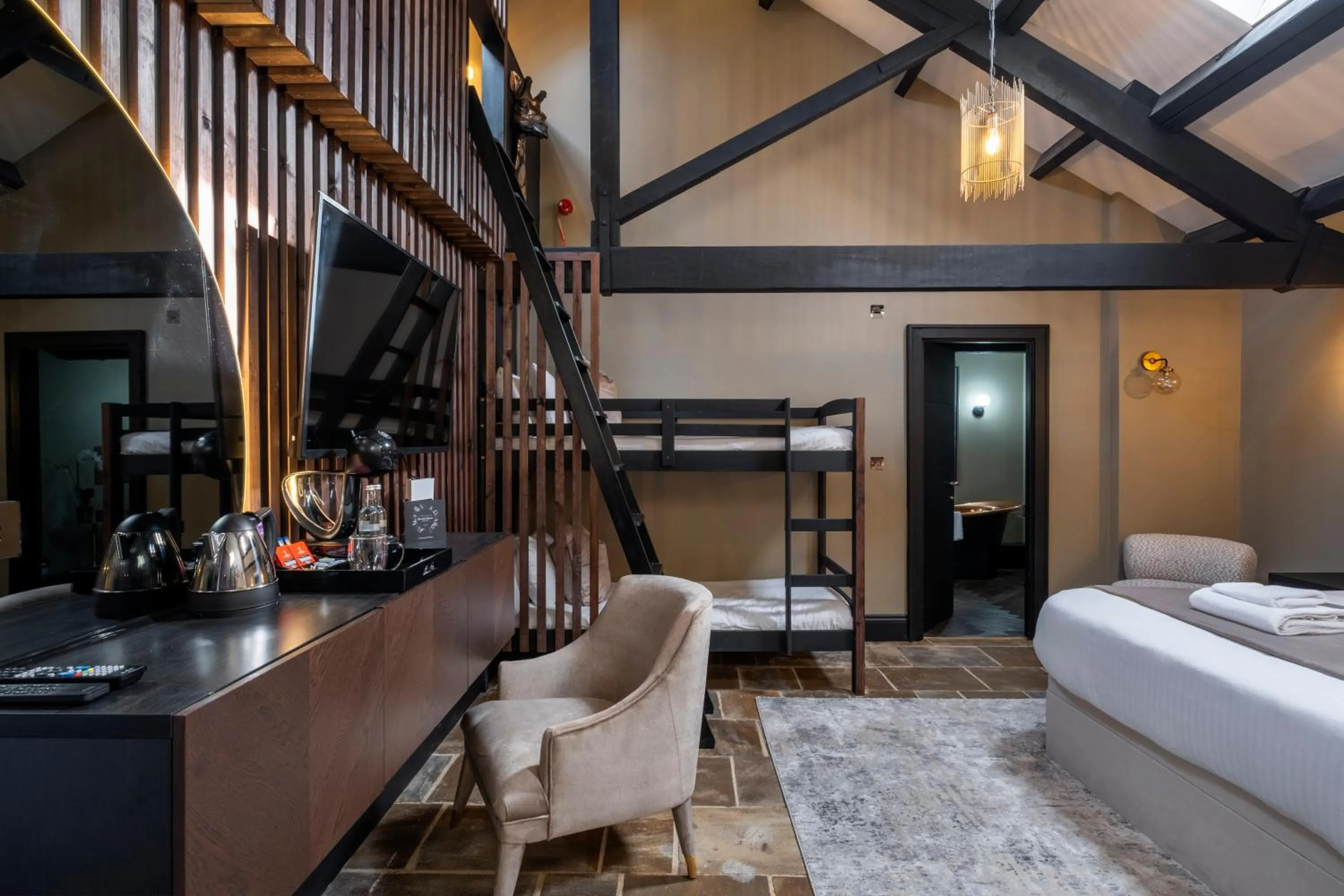 Bed in Derwent Manor Boutique Hotel