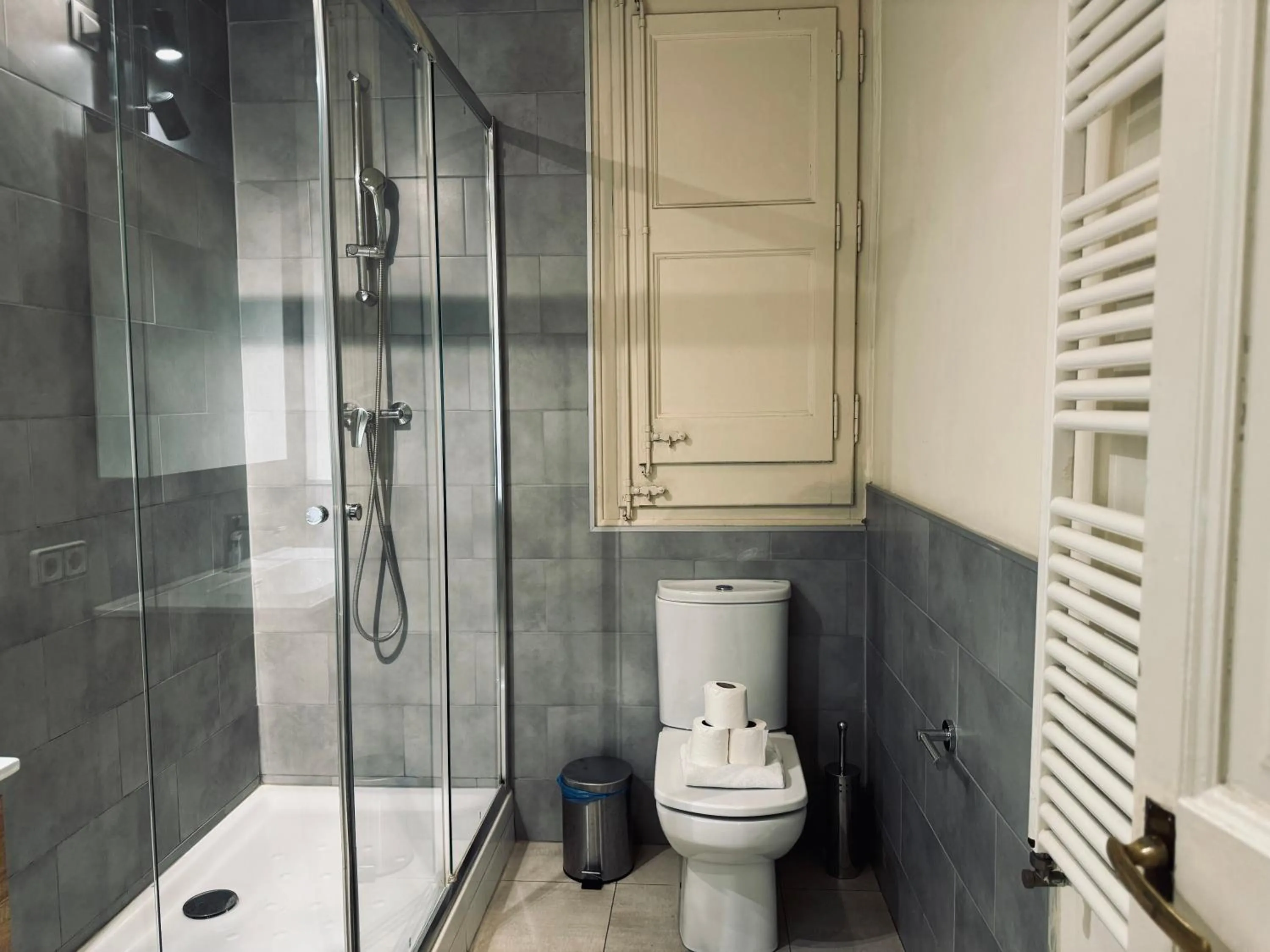 Bathroom in Sweet BCN Borrell