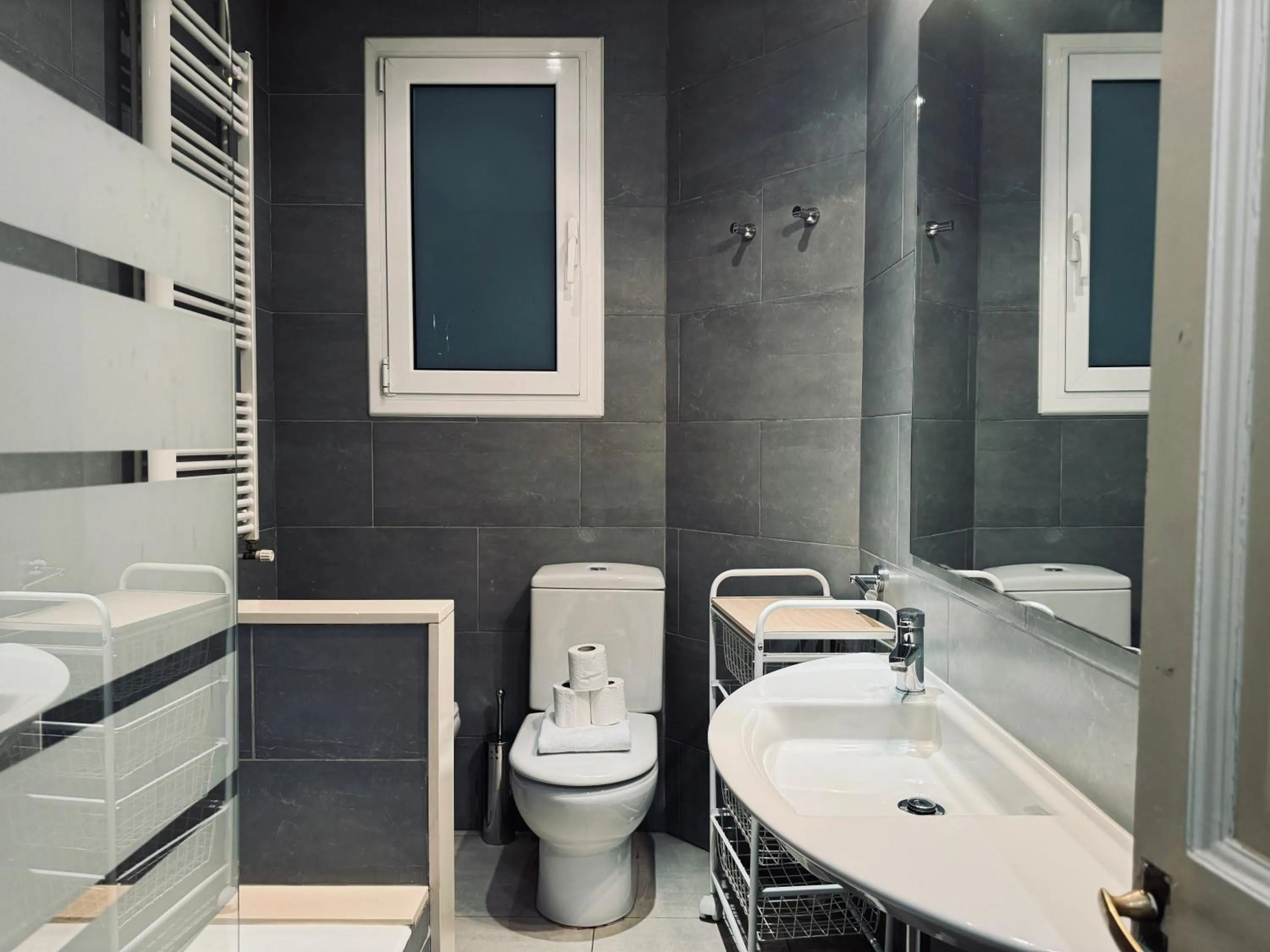 Bathroom in Sweet BCN Borrell