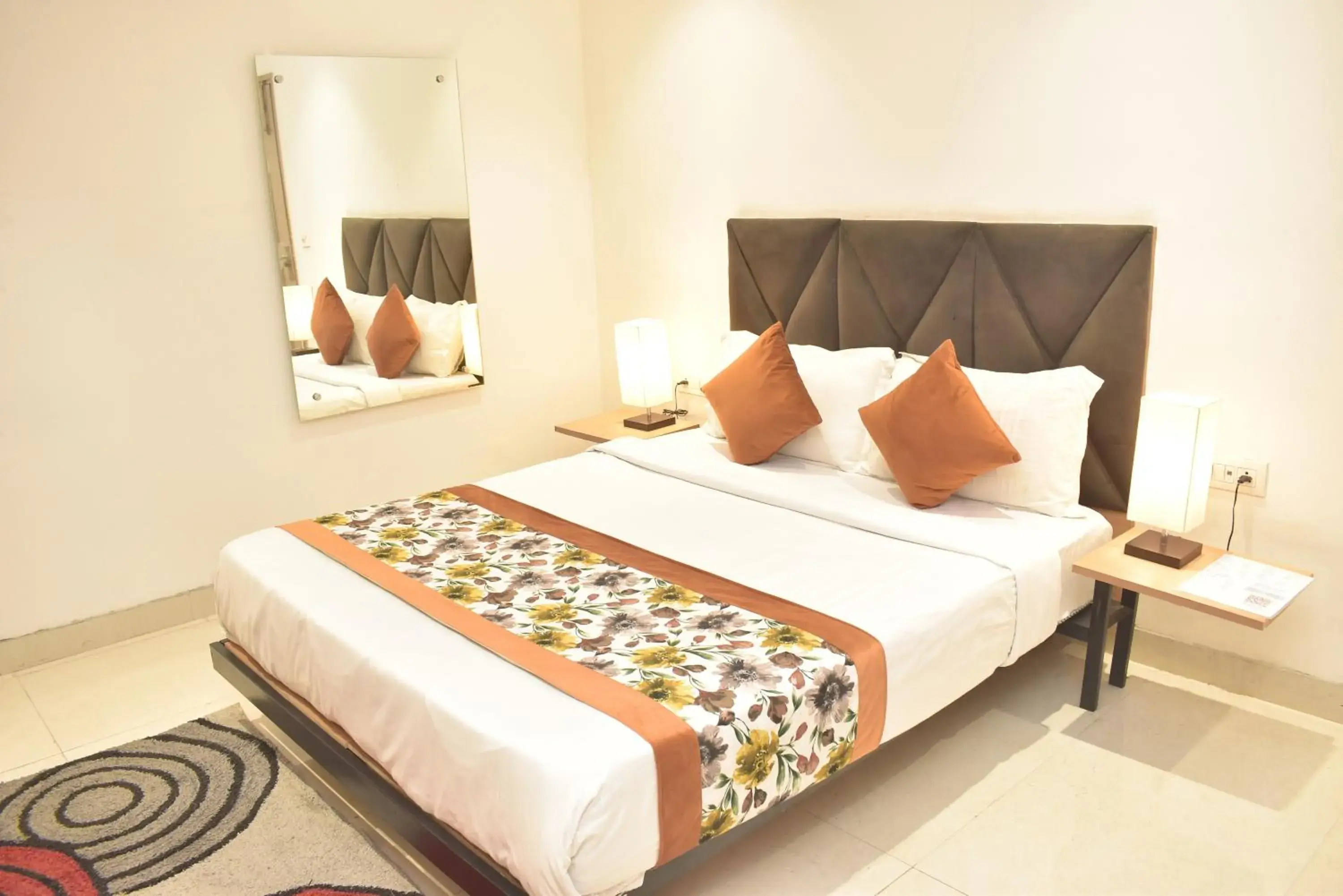 Deluxe King Room - single occupancy in Qotel Comfort Chhatarpur Near Metro & Tivoli Garden Deluxe King Room - single occupancy in Qotel Comfort Chhatarpur Near Metro & Tivoli Garden