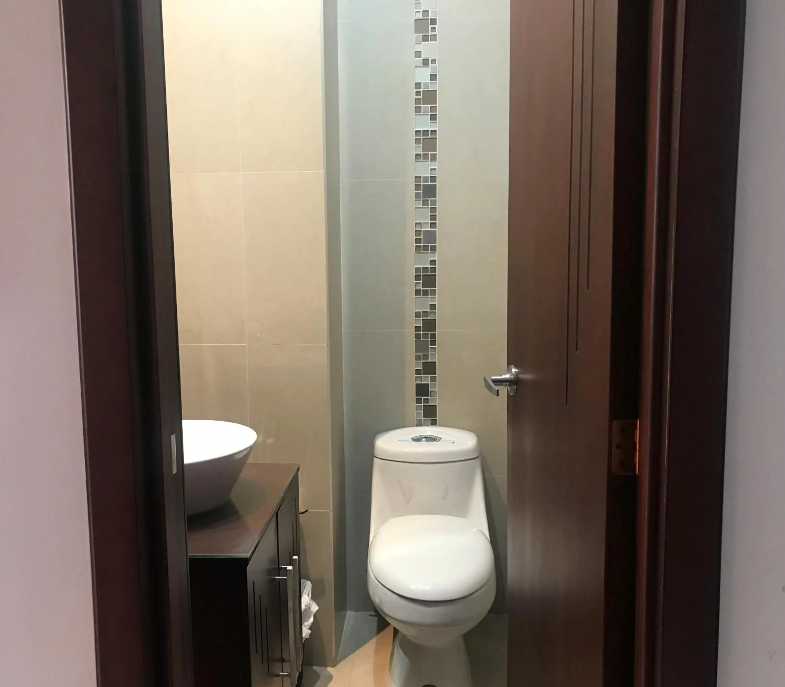 Toilet in Hotel Terra Sur Cuenca