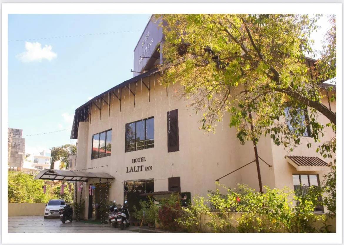 Property building in Hotel Lalit inn Lonavala