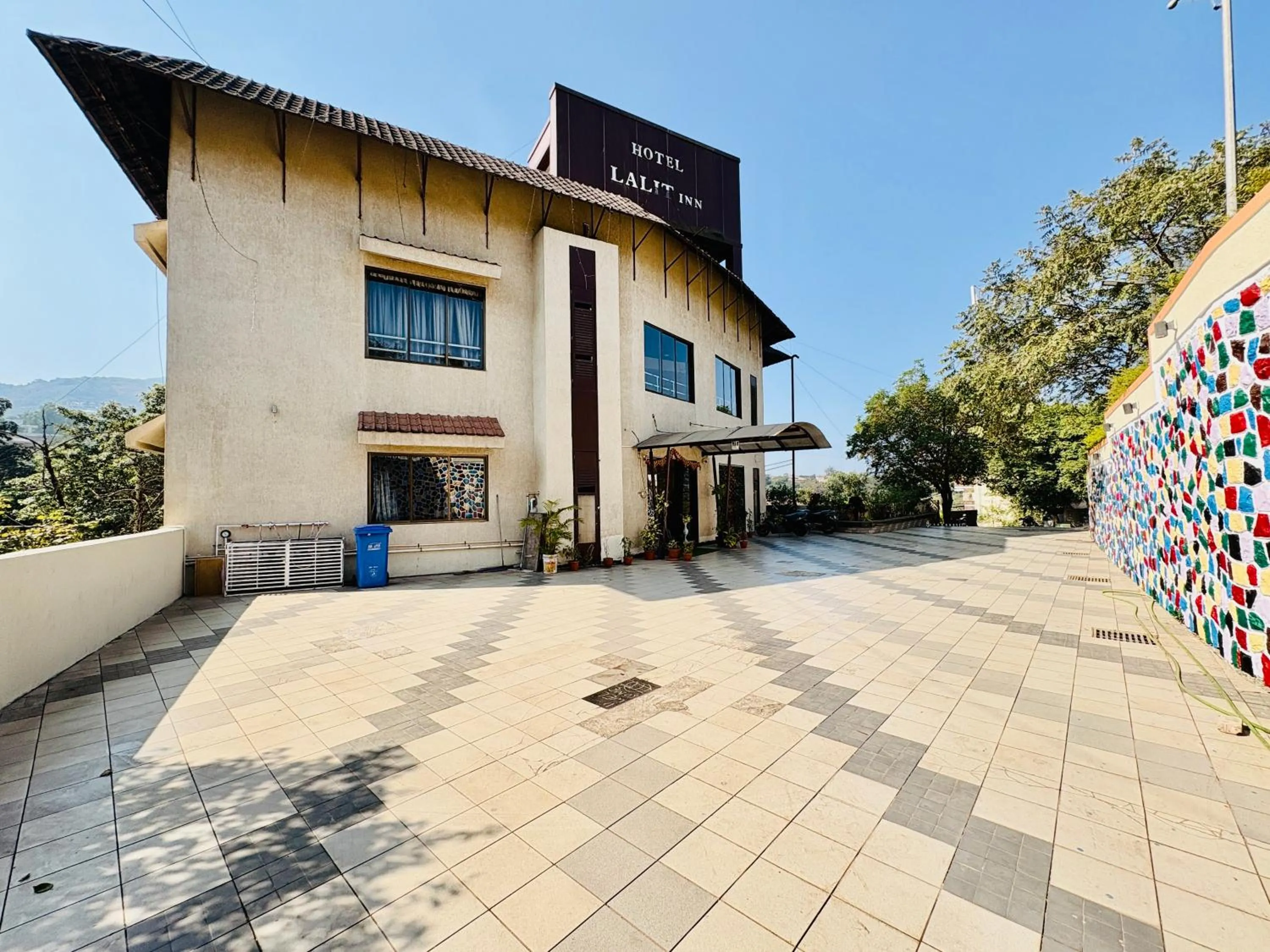 Property building in Hotel Lalit inn Lonavala