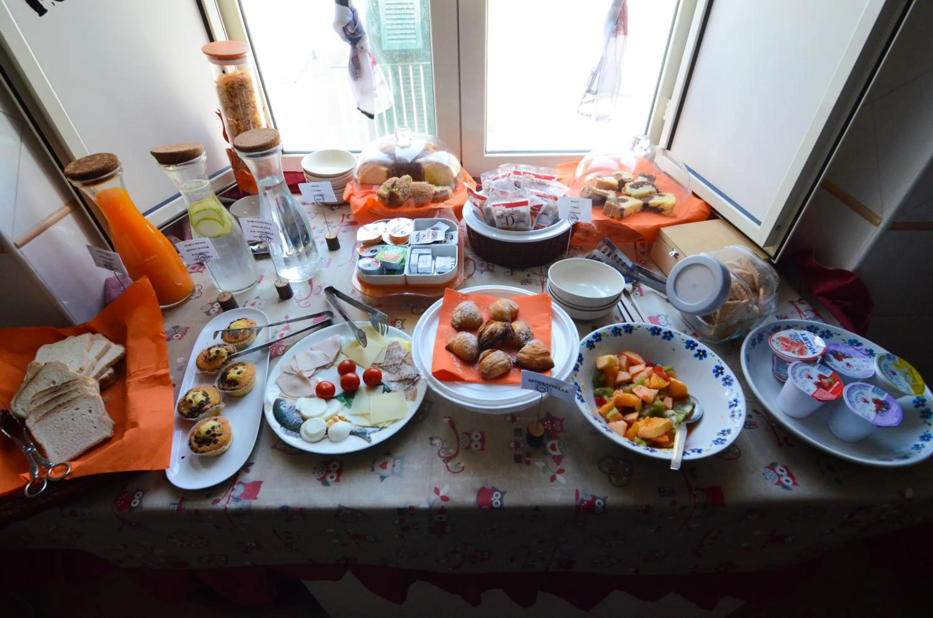 Buffet breakfast in B&B Tecla