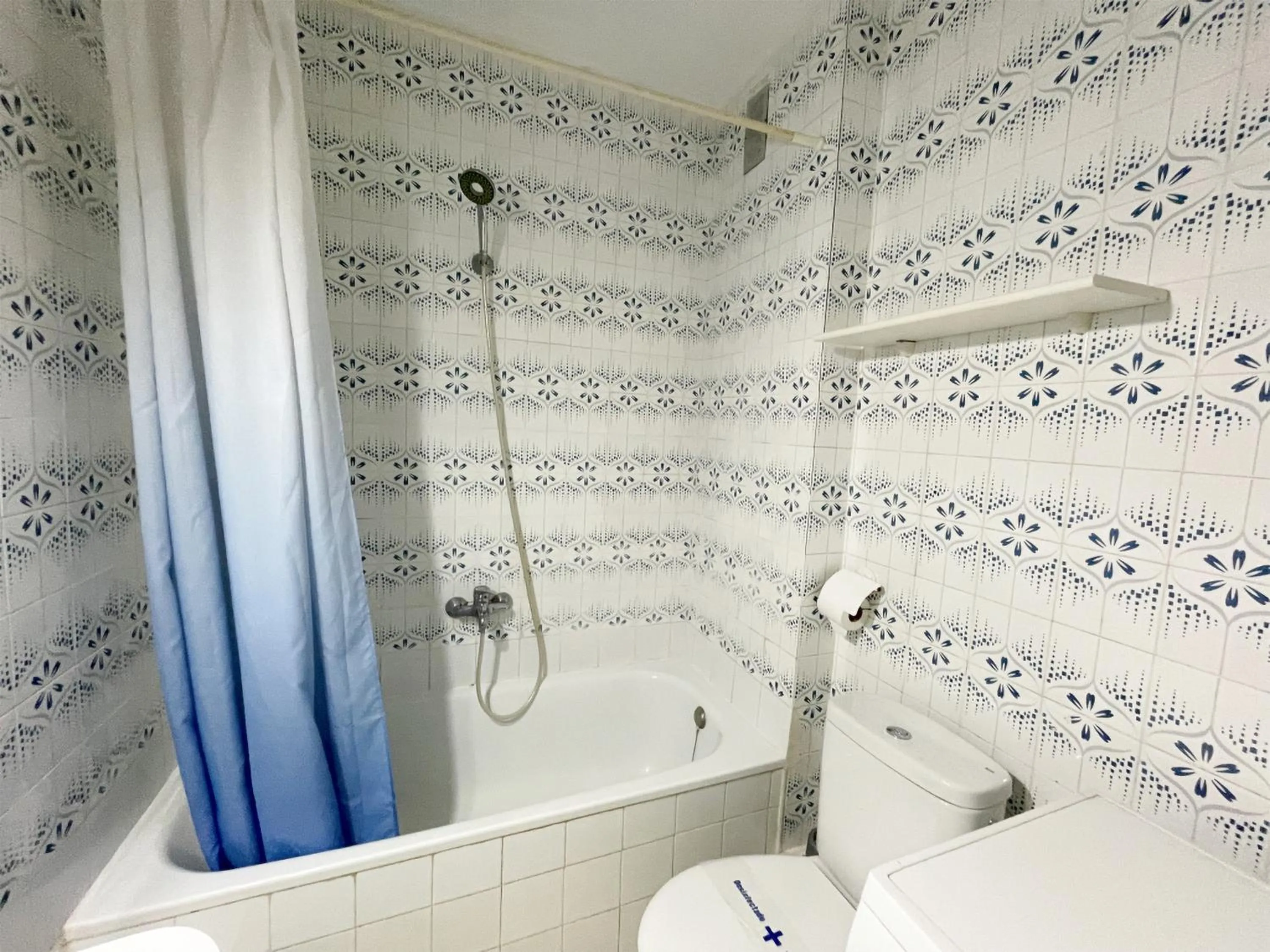 Bathroom in Apartamentos Voramar Peñíscola 3000