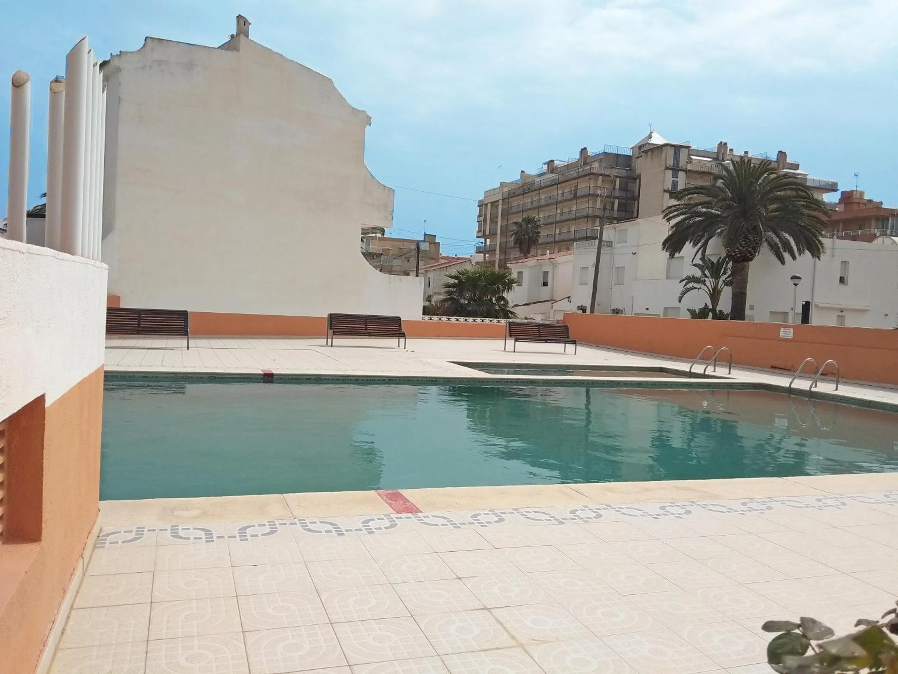 Swimming pool in Apartamentos Voramar Peñíscola 3000
