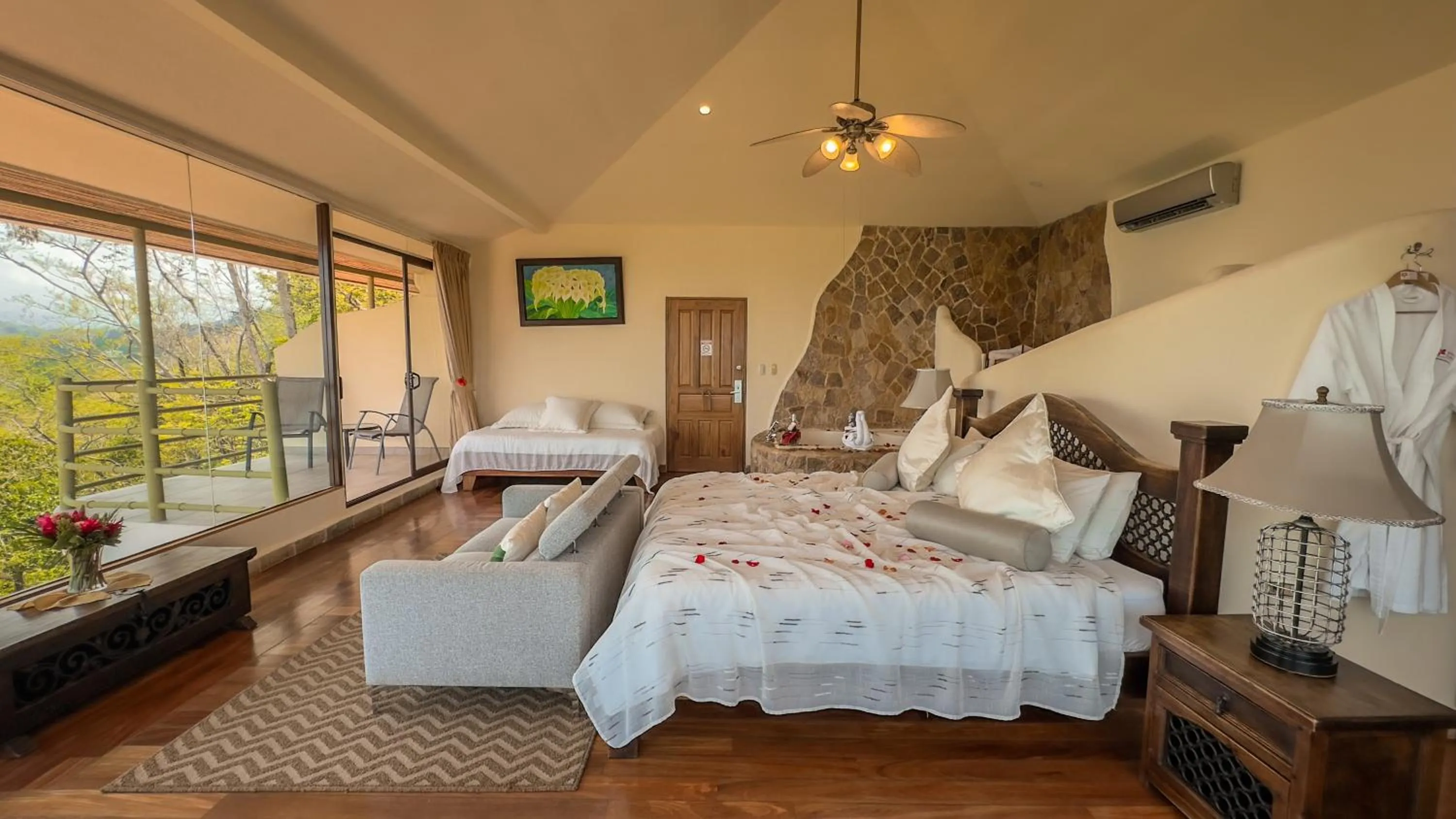 Bedroom, Bed in Issimo Suites (Adults Only)