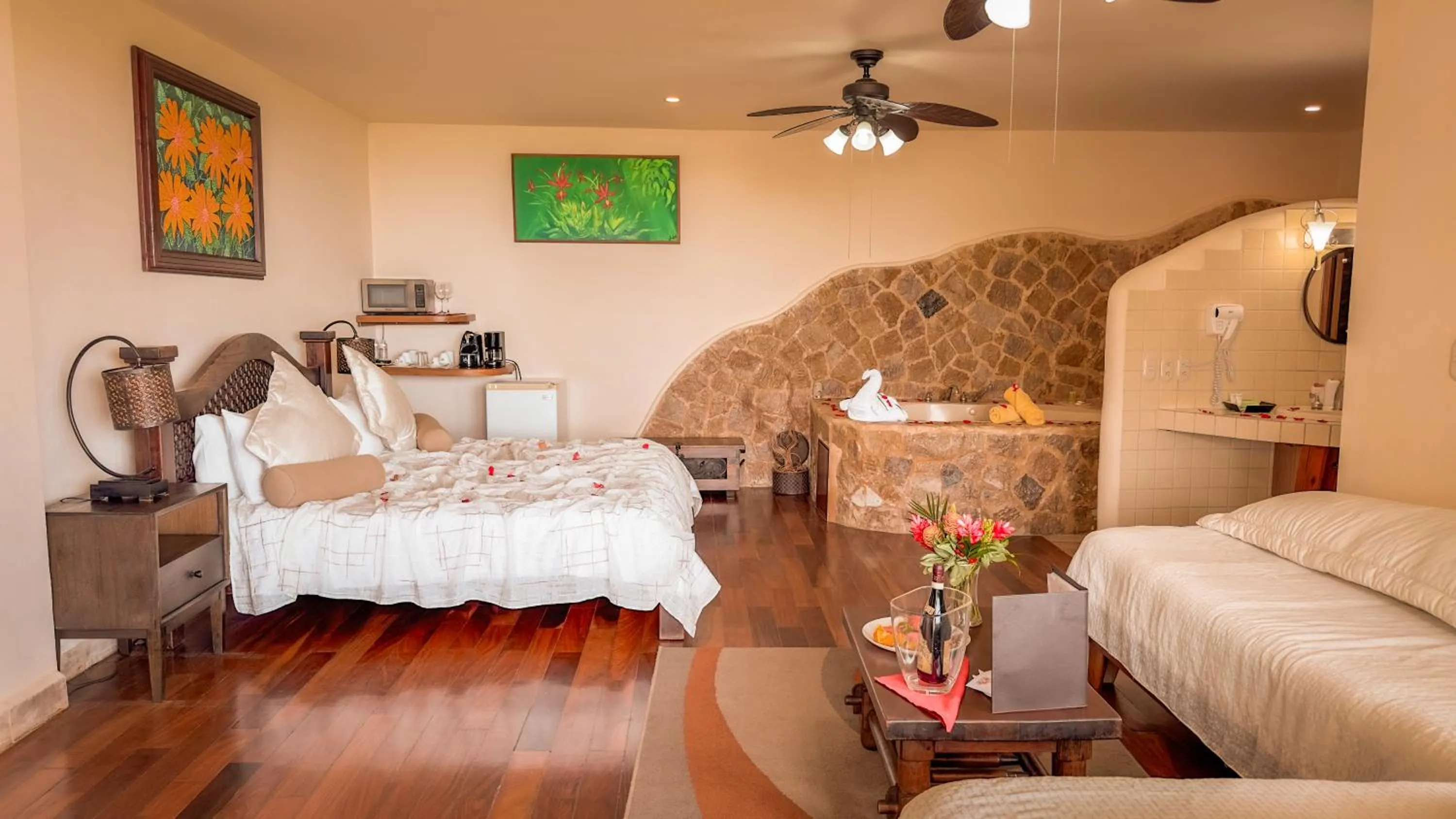 Photo of the whole room, Bed in Issimo Suites (Adults Only)