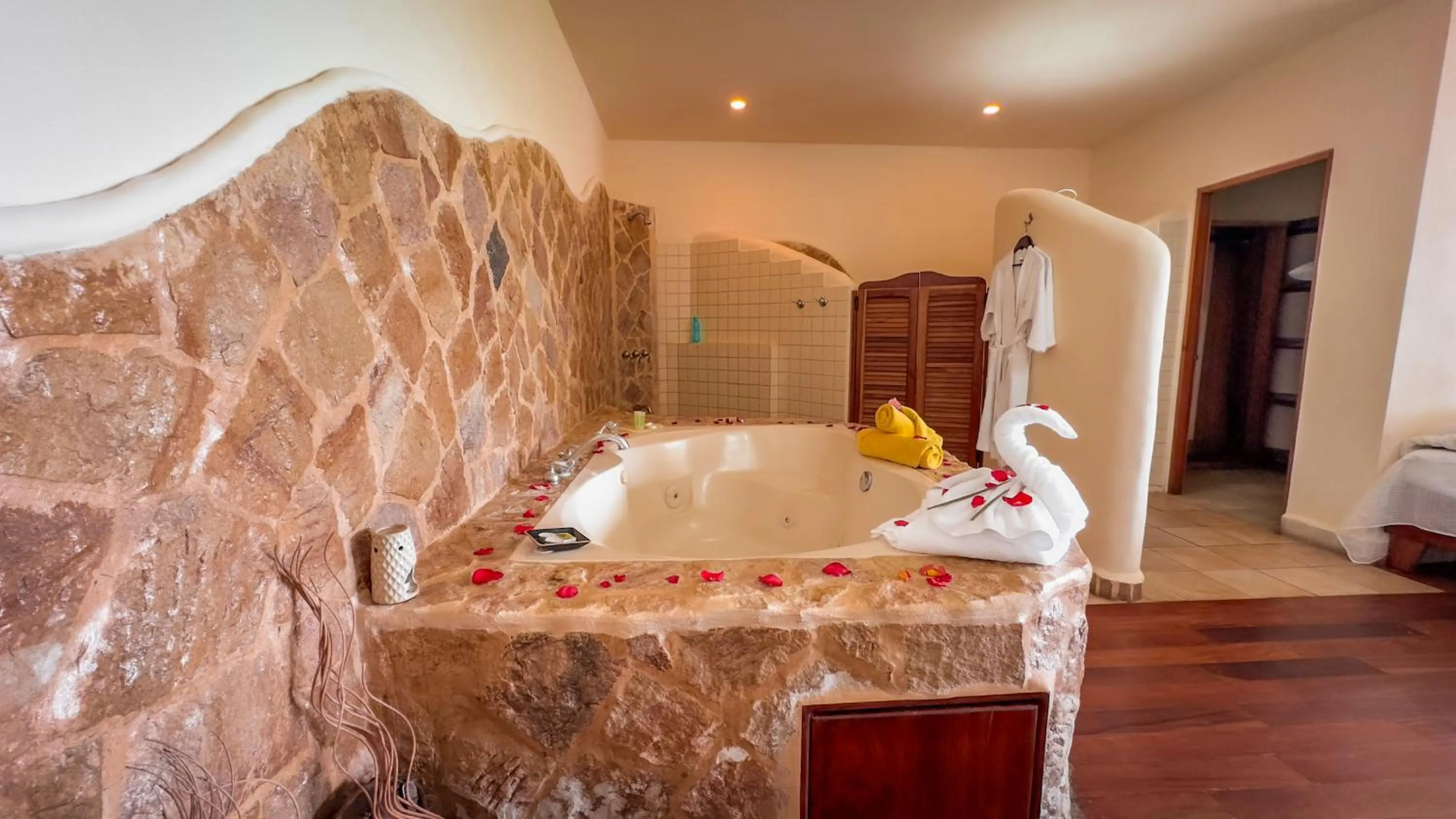Hot Tub in Issimo Suites (Adults Only)