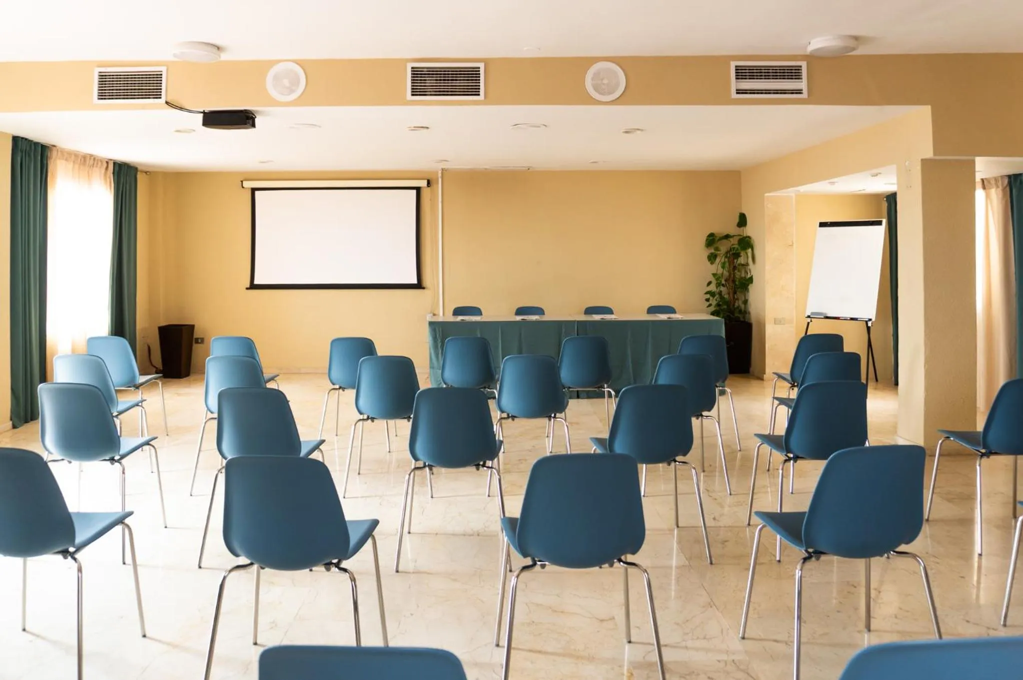 Meeting/conference room in Hotel Aeropuerto Sur