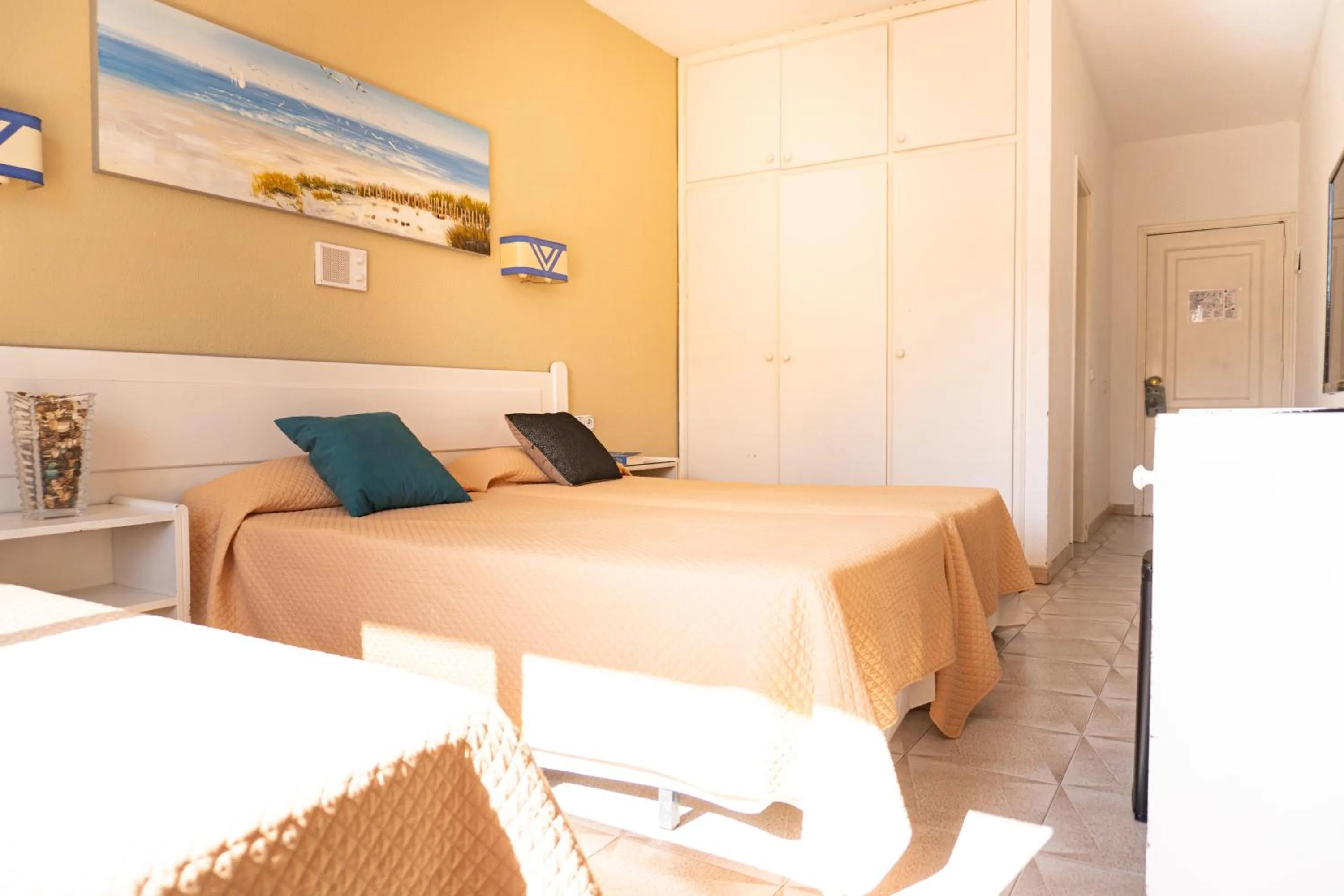 Bedroom, Bed in Hotel Aeropuerto Sur