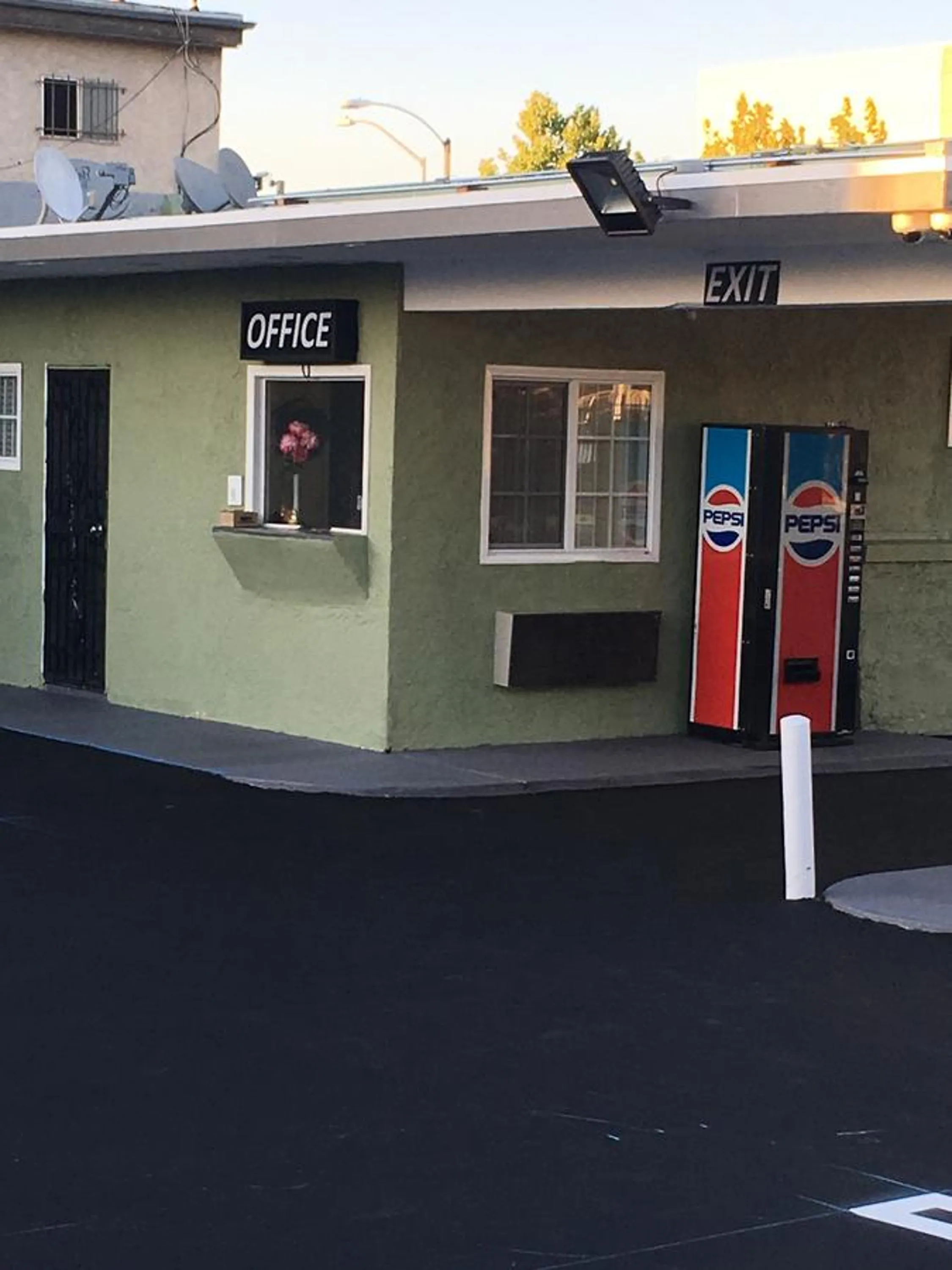 Day in Town House Motel