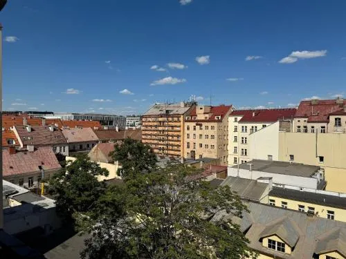 1 Bed Flat - Sleeps 4 - Pets - Smoking on terrace
