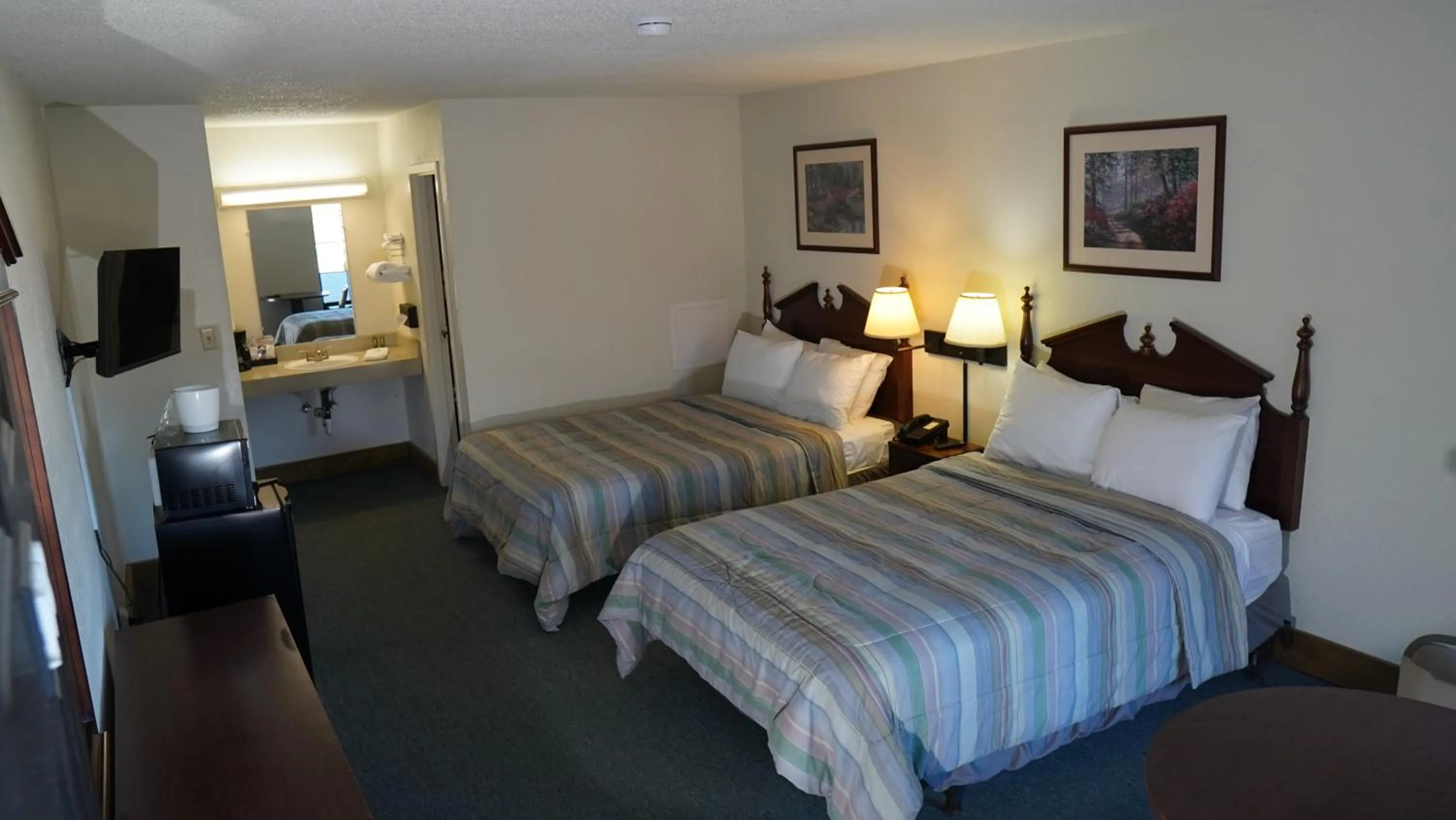 Bed in Skyline Lodge