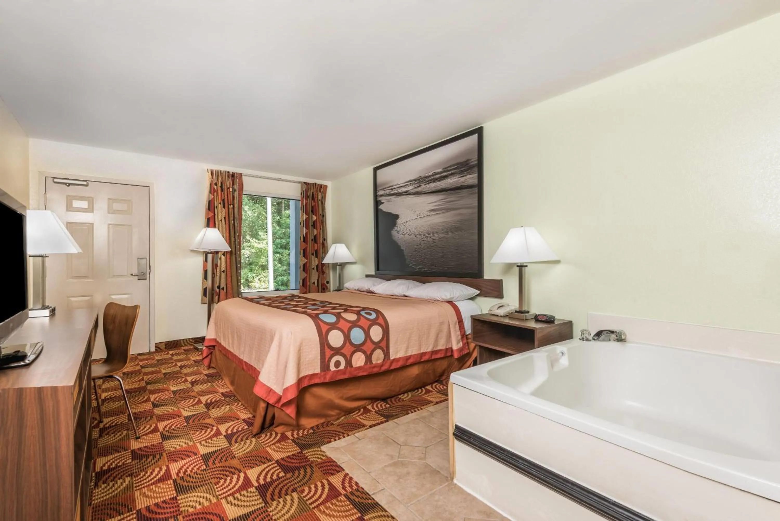 Photo of the whole room, Bed in Super 8 by Wyndham Fayetteville
