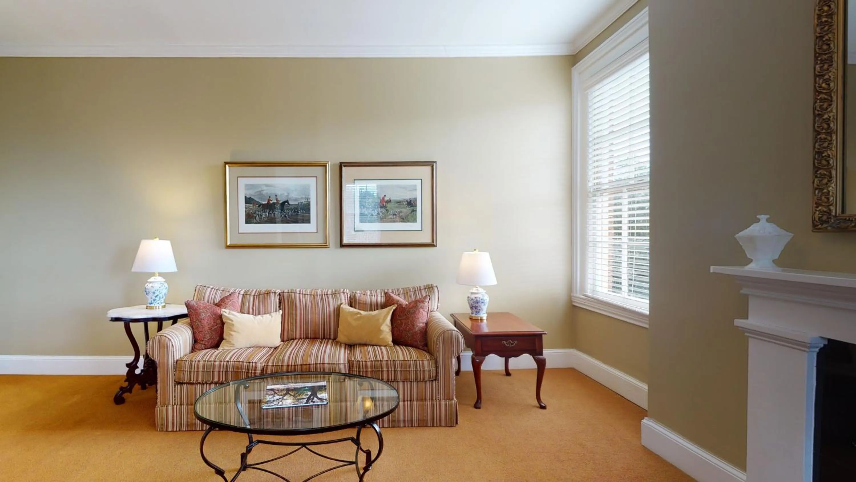 Living room in The Presidents' Quarters Inn
