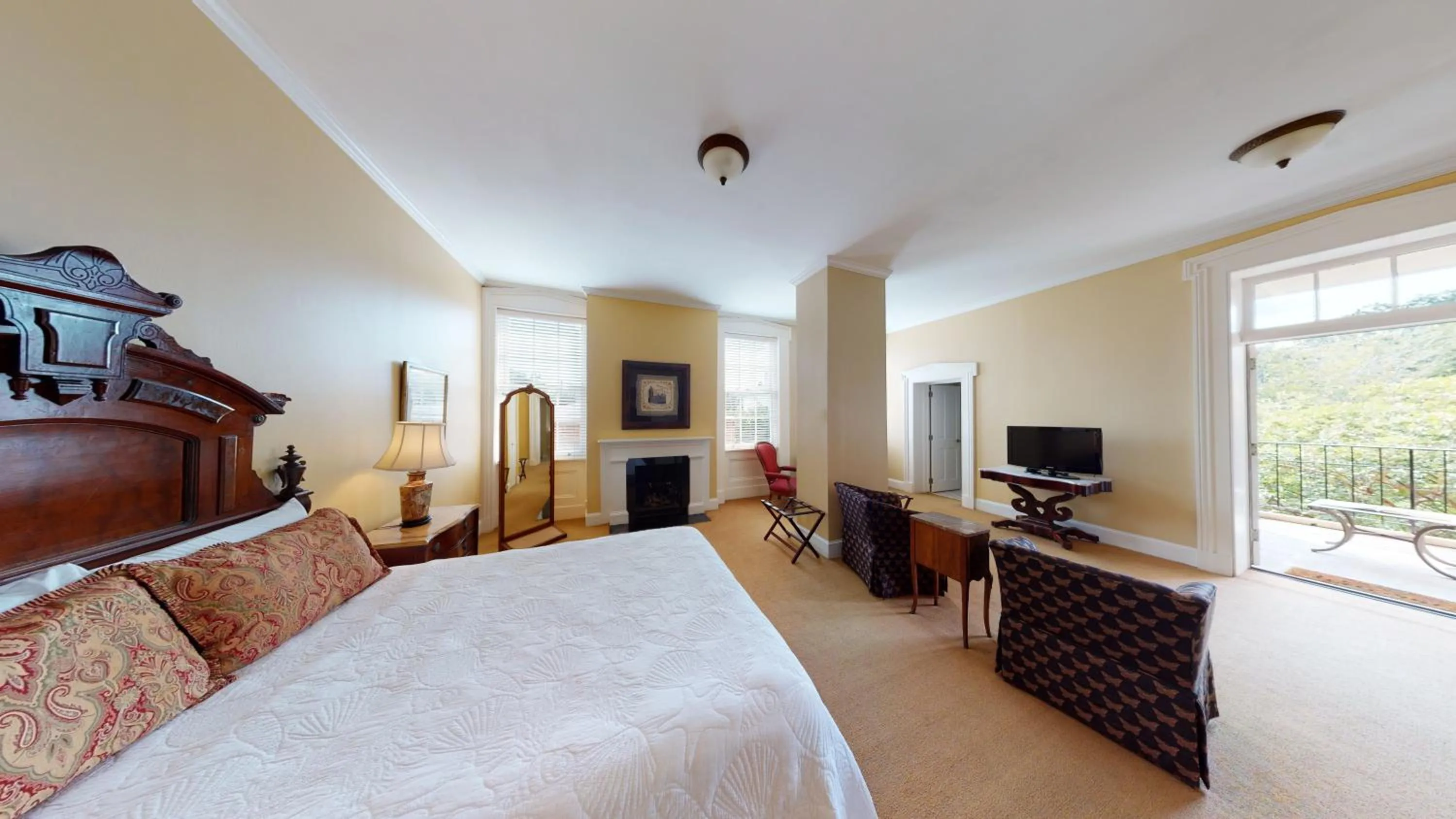 Photo of the whole room in The Presidents' Quarters Inn