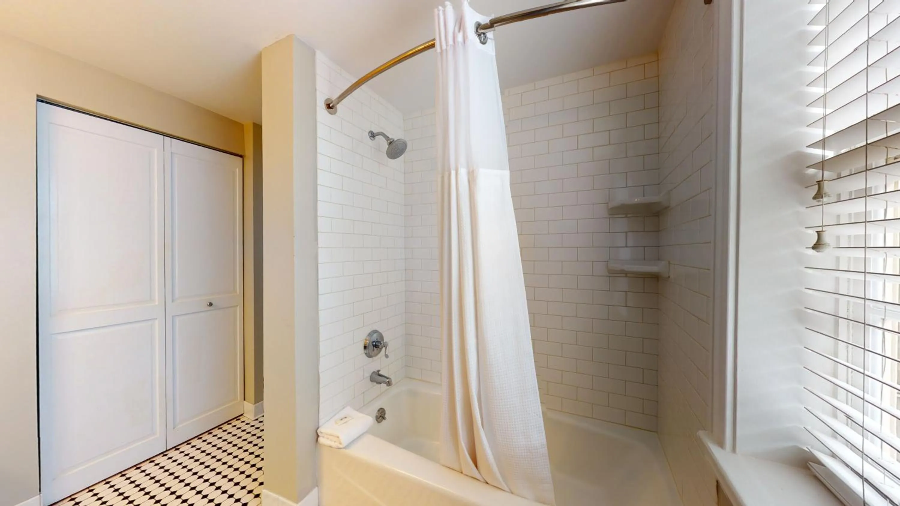Bathroom in The Presidents' Quarters Inn