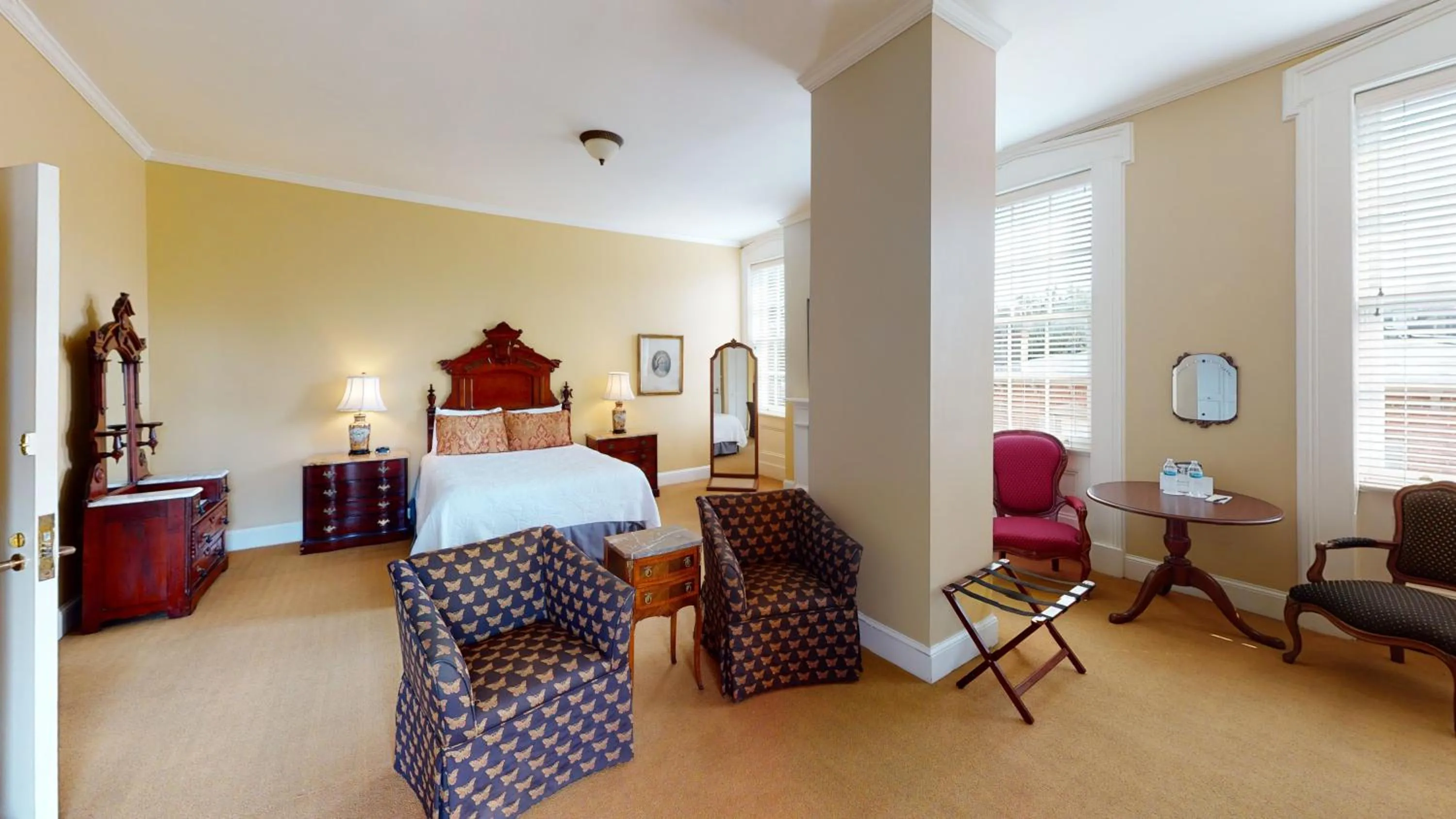 Photo of the whole room in The Presidents' Quarters Inn